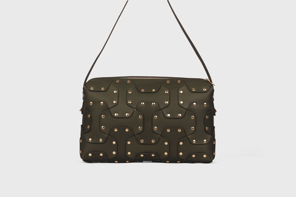 Double Rivet Bag Big Olive Green Colour Leather Vegetable Tanned Modern Minimal Design Premium Quality Atelier Madre Manuel Dreesmann Barcelona 2