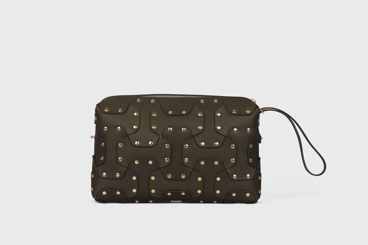 Double Rivet Bag Big Olive Green Colour Leather Vegetable Tanned Modern Minimal Design Premium Quality Atelier Madre Manuel Dreesmann Barcelona 5