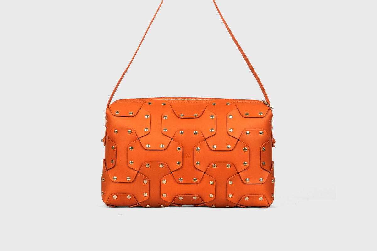 Double Rivet Bag Big Orange Colour Leather Vegetable Tanned Modern Minimal Design Premium Quality Atelier Madre Manuel Dreesmann Barcelona 2