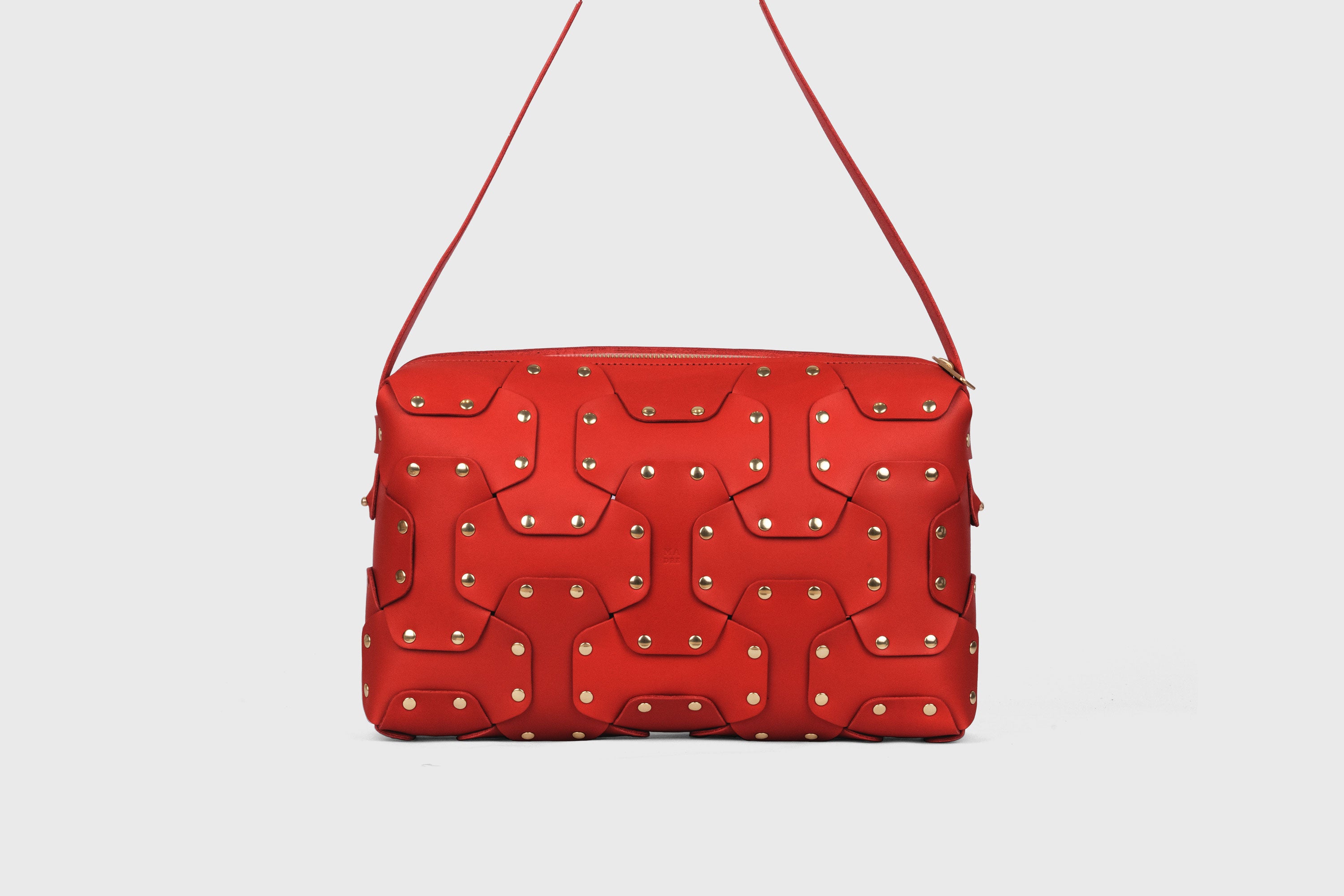 Double Rivet Bag Big, Red Colour, Vegetable-Tanned Leather, Modern Minimal Design. Premium Quality, Atelier Madre, Manuel-Dreesmann, Barcelona