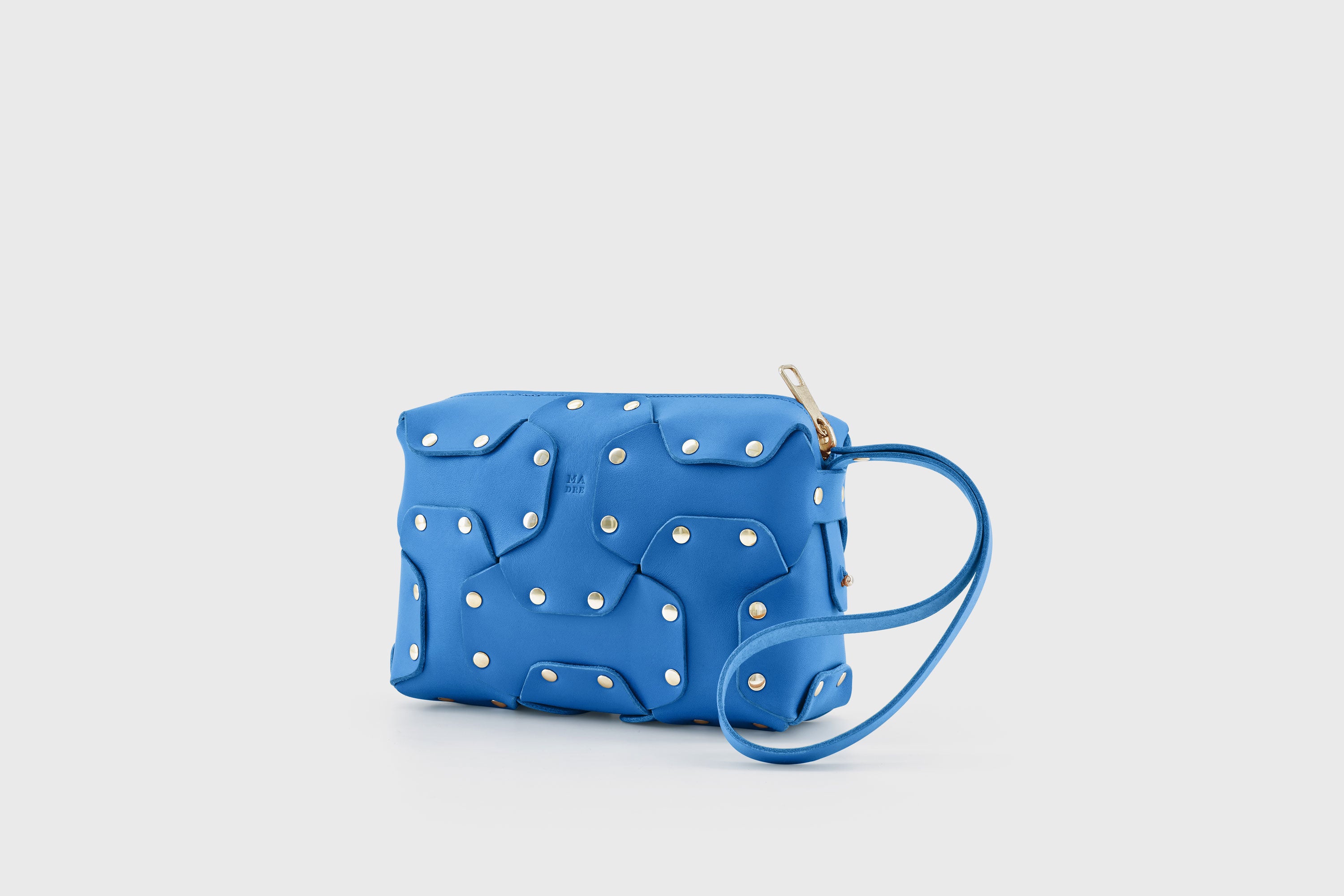Double Rivet Bag Royal Blue Color Leather Full Grain Vegetable Tanned Leather Modern Minimalist Design Premium Quality Full Brass Clutch Crossbody Shoulder Bag Atelier Madre Manuel Dreesmann Barcelona Spain