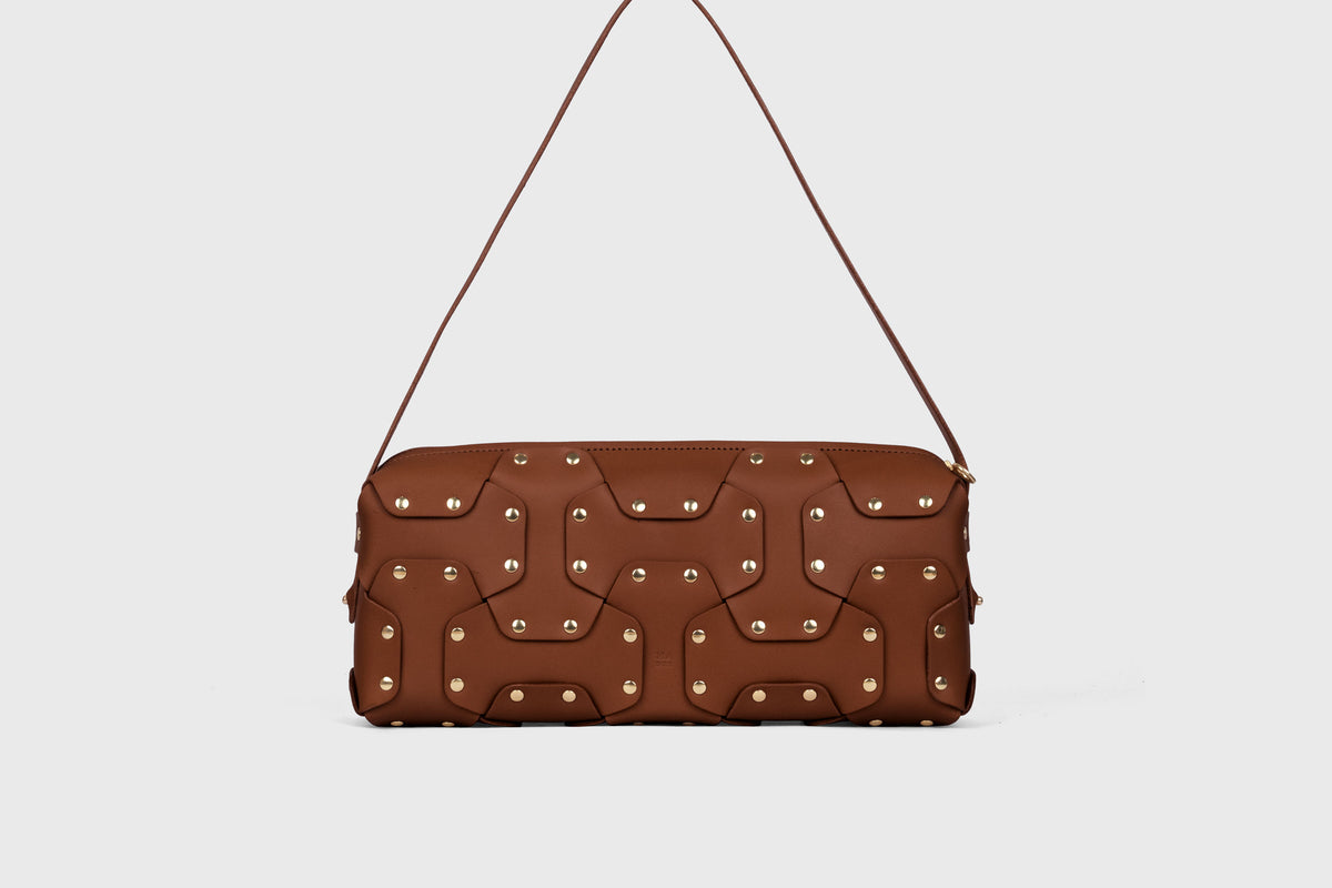 Double Rivet Bag Long Dark Brown Colour Leather Vegetable Tanned Modern Minimal Design Premium Quality Atelier Madre Manuel Dreesmann Barcelona 1