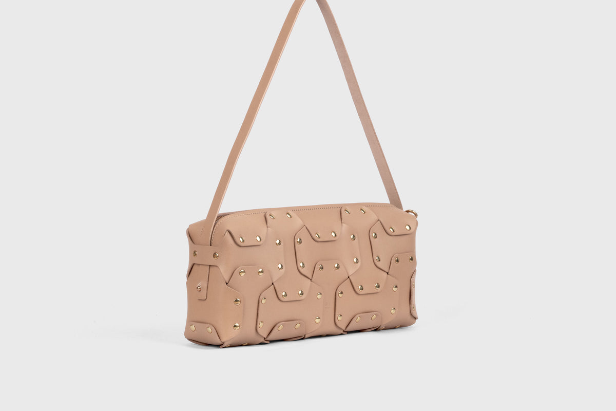 Double Rivet Bag Long Natural Colour Leather Vegetable Tanned Modern Minimal Design Premium Quality Atelier Madre Manuel Dreesmann Barcelona 2
