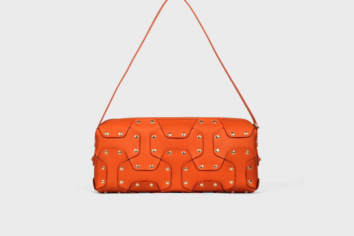 Double Rivet Bag Long Orange Colour Leather Vegetable Tanned Modern Minimal Design Premium Quality Atelier Madre Manuel Dreesmann Barcelona 1