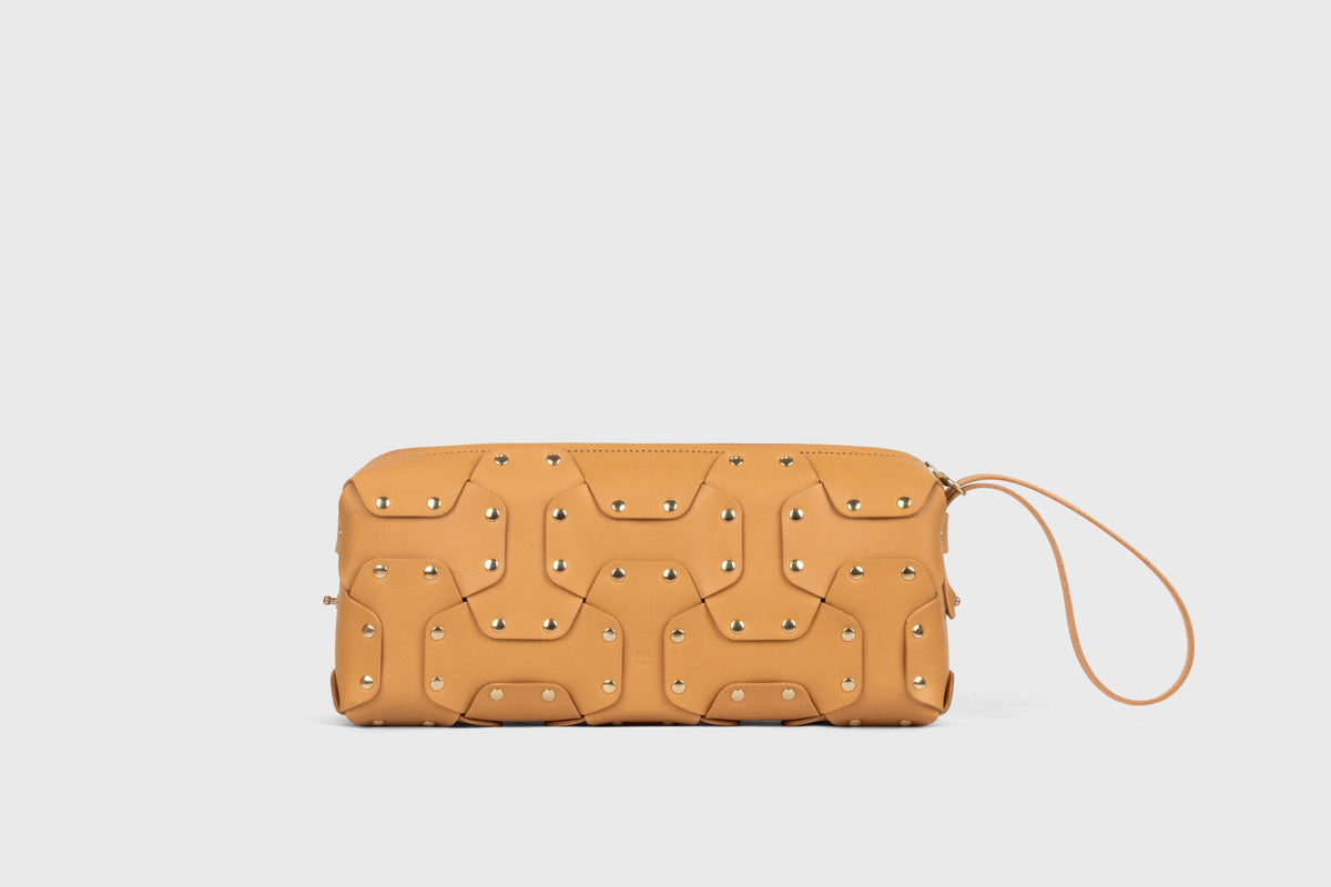 Double Rivet Bag Long Brown Colour Leather Vegetable Tanned Modern Minimal Design Premium Quality Atelier Madre Manuel Dreesmann Barcelona 5