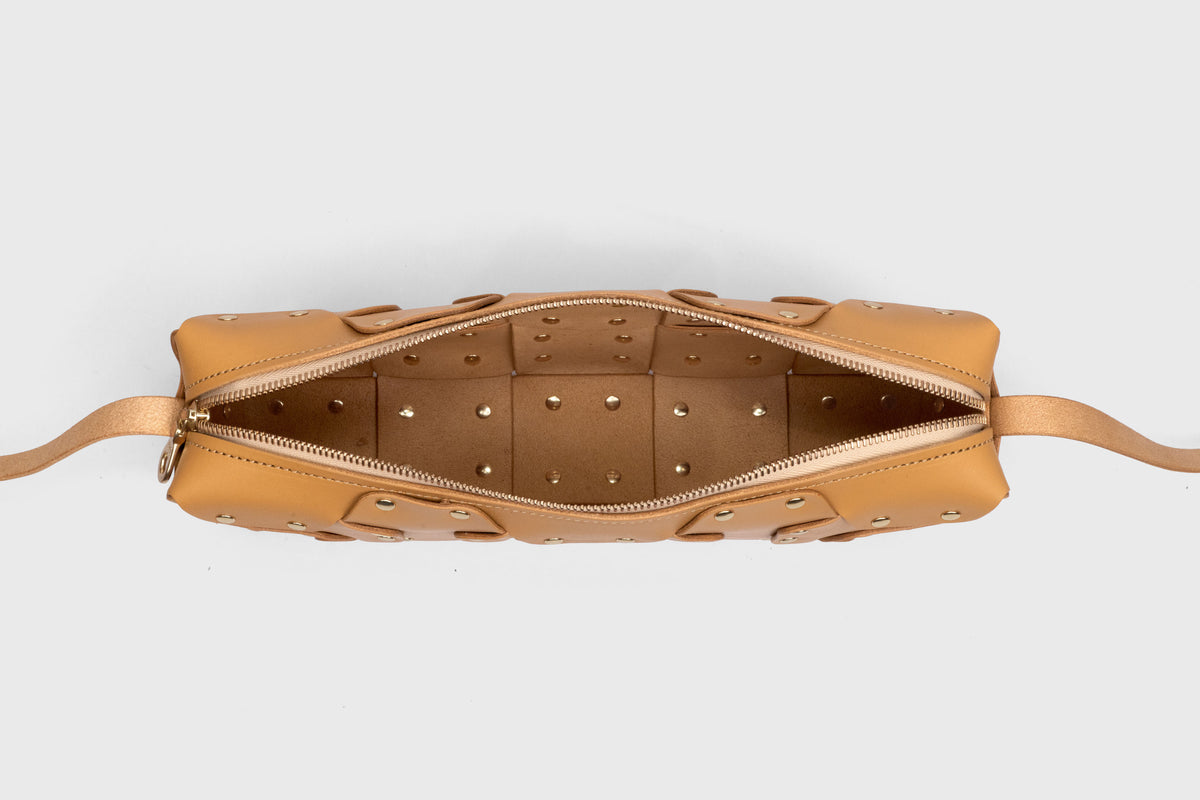 Double Rivet Bag Long Brown Colour Leather Vegetable Tanned Modern Minimal Design Premium Quality Atelier Madre Manuel Dreesmann Barcelona 6