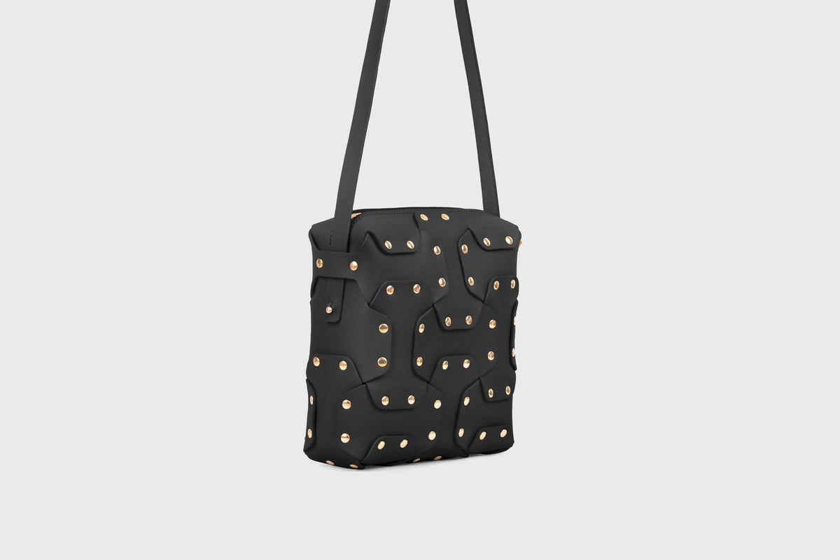 Double Rivet Bag Squared, Black Colour, Vegetable-Tanned Leather, Modern Minimal Design. Premium Quality, Atelier Madre, Manuel-Dreesmann, Barcelona