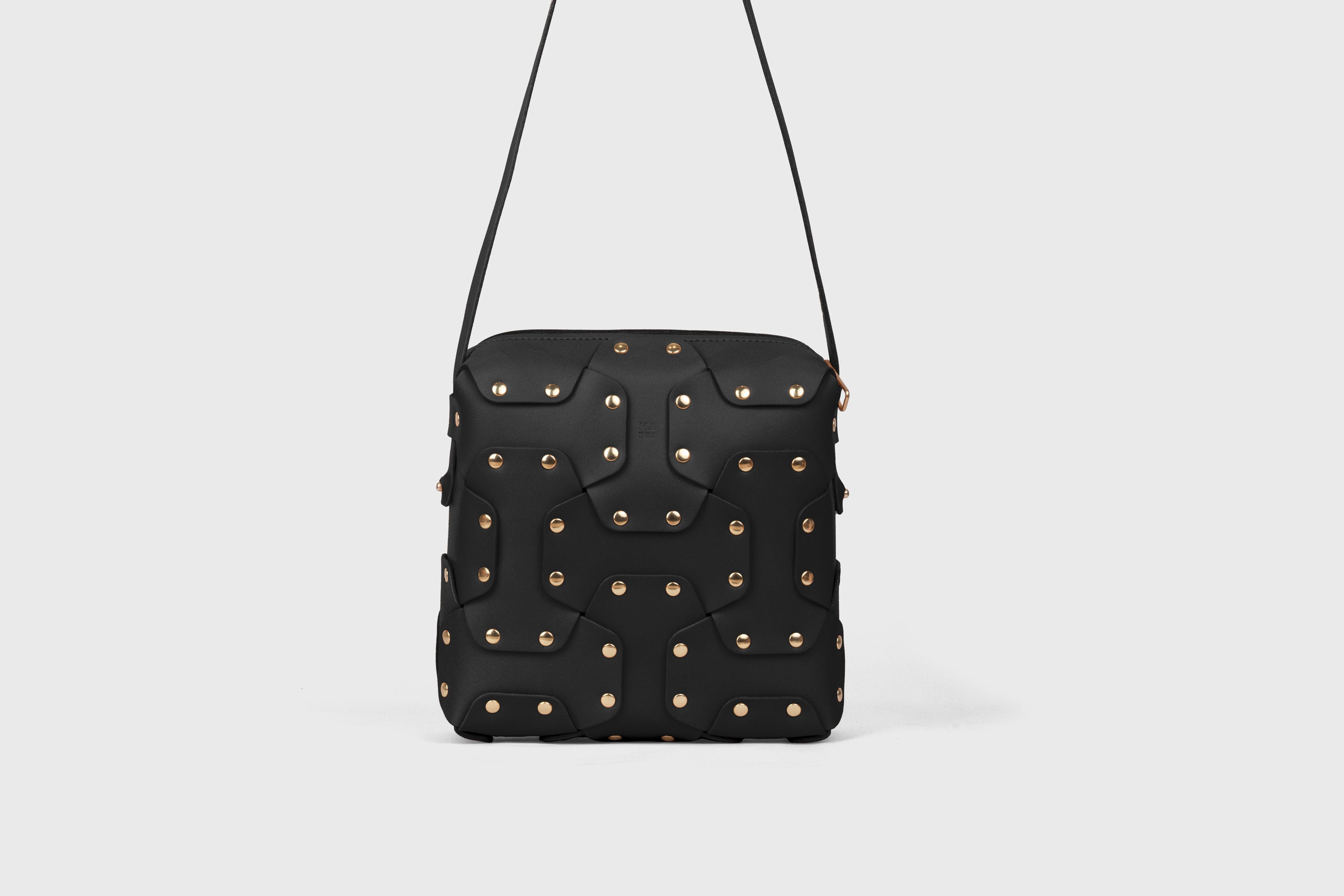 Double Rivet Bag Squared, Black Colour, Vegetable-Tanned Leather, Modern Minimal Design. Premium Quality, Atelier Madre, Manuel-Dreesmann, Barcelona