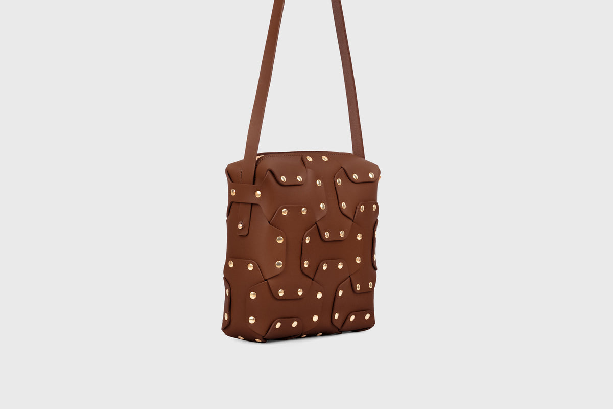 Double Rivet Bag Squared, Brown Colour, Vegetable-Tanned Leather, Modern Minimal Design. Premium Quality, Atelier Madre, Manuel-Dreesmann, Barcelona