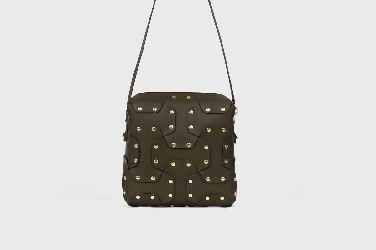 Double Rivet Bag Squared, Olive Green Colour, Vegetable-Tanned Leather, Modern Minimal Design. Premium Quality, Atelier Madre, Manuel-Dreesmann, Barcelona