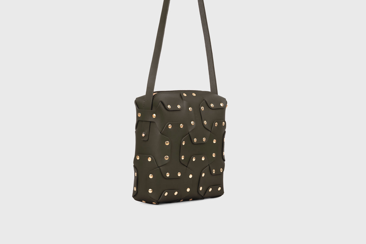 Double Rivet Bag Squared, Olive Green Colour, Vegetable-Tanned Leather, Modern Minimal Design. Premium Quality, Atelier Madre, Manuel-Dreesmann, Barcelona
