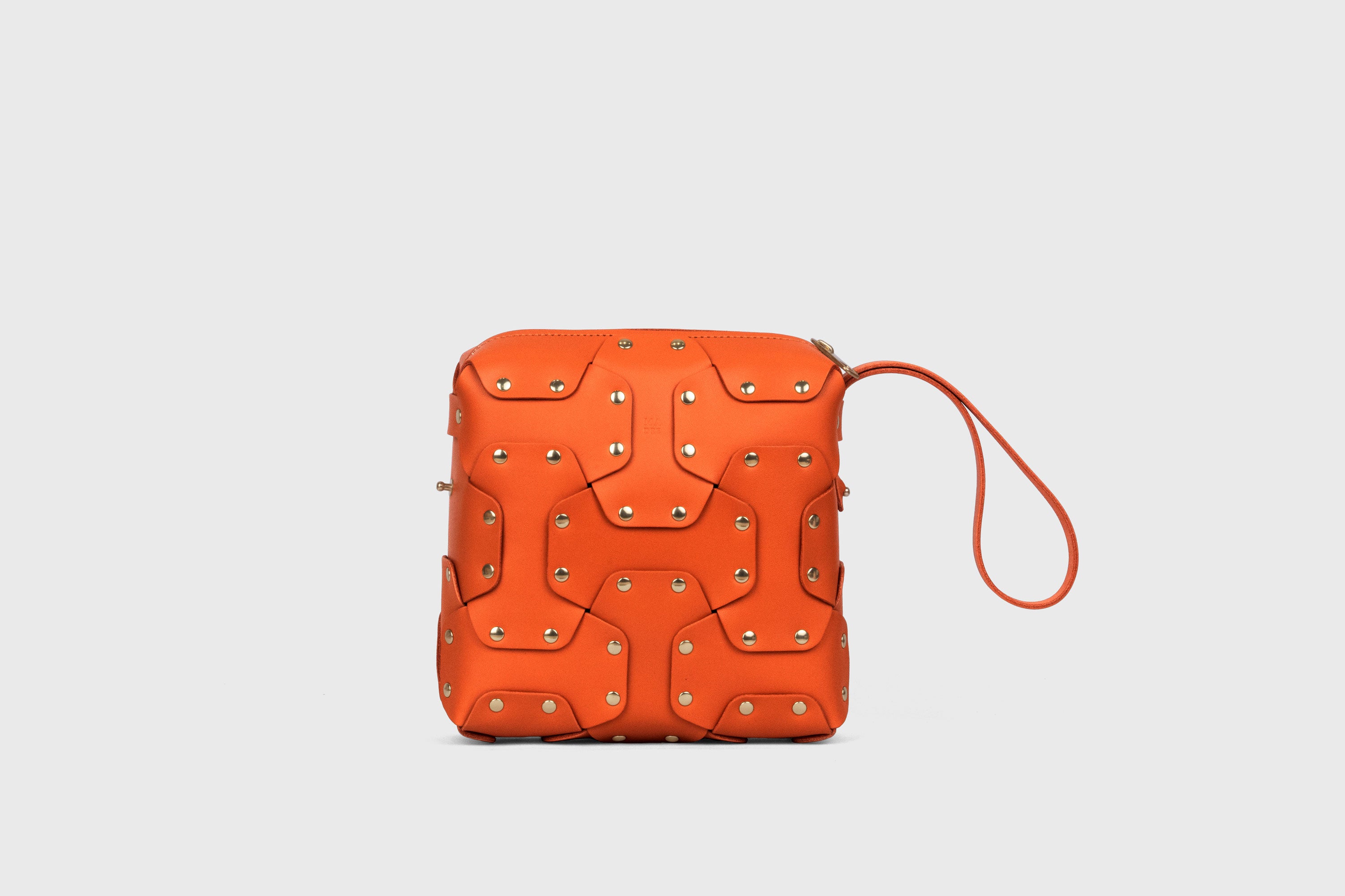 Double Rivet Bag Squared, Orange Colour, Vegetable-Tanned Leather, Modern Minimal Design. Premium Quality, Atelier Madre, Manuel-Dreesmann, Barcelona