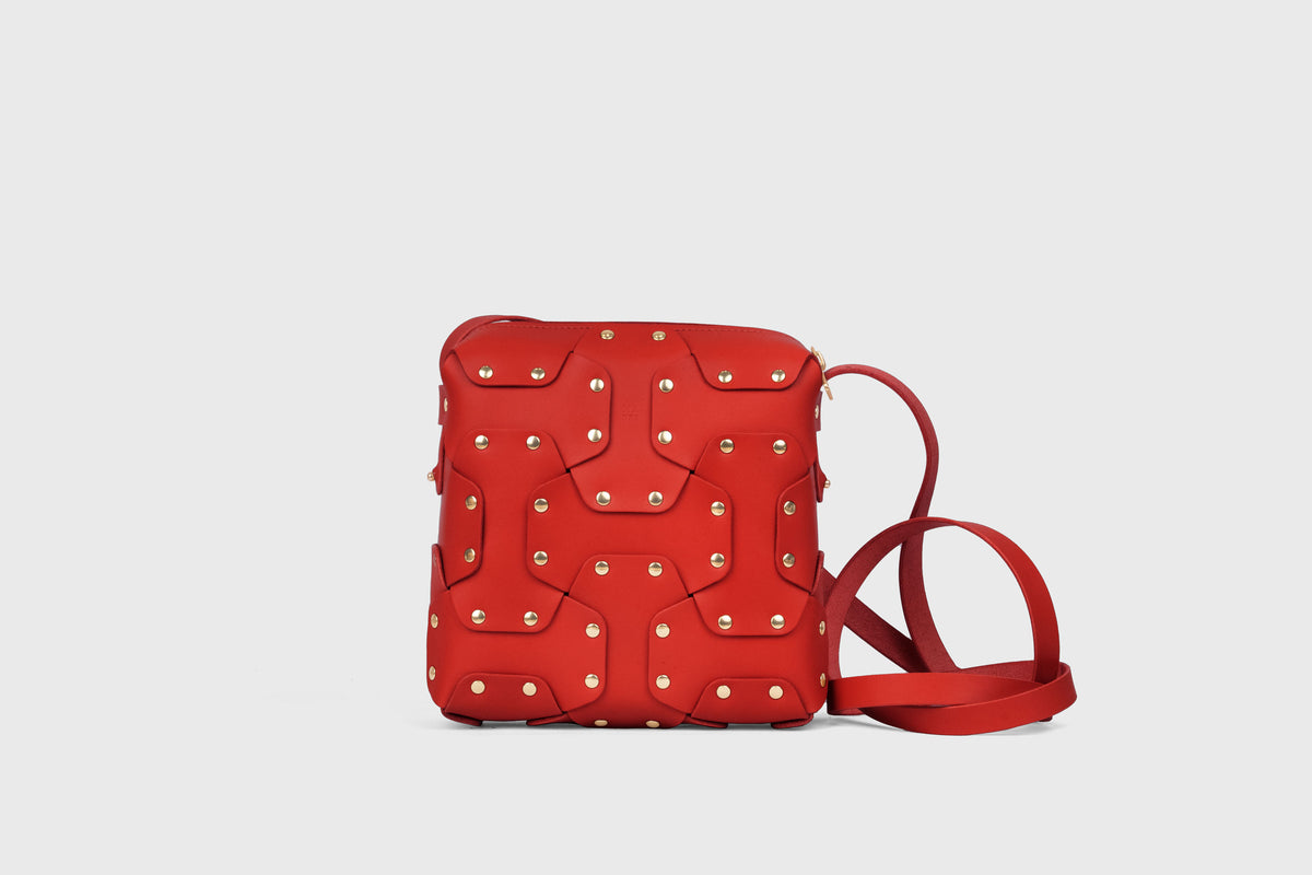 Double Rivet Bag Squared, Red Colour, Vegetable-Tanned Leather, Modern Minimal Design. Premium Quality, Atelier Madre, Manuel-Dreesmann, Barcelona