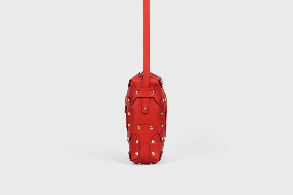 Double Rivet Bag Squared, Red Colour, Vegetable-Tanned Leather, Modern Minimal Design. Premium Quality, Atelier Madre, Manuel-Dreesmann, Barcelona
