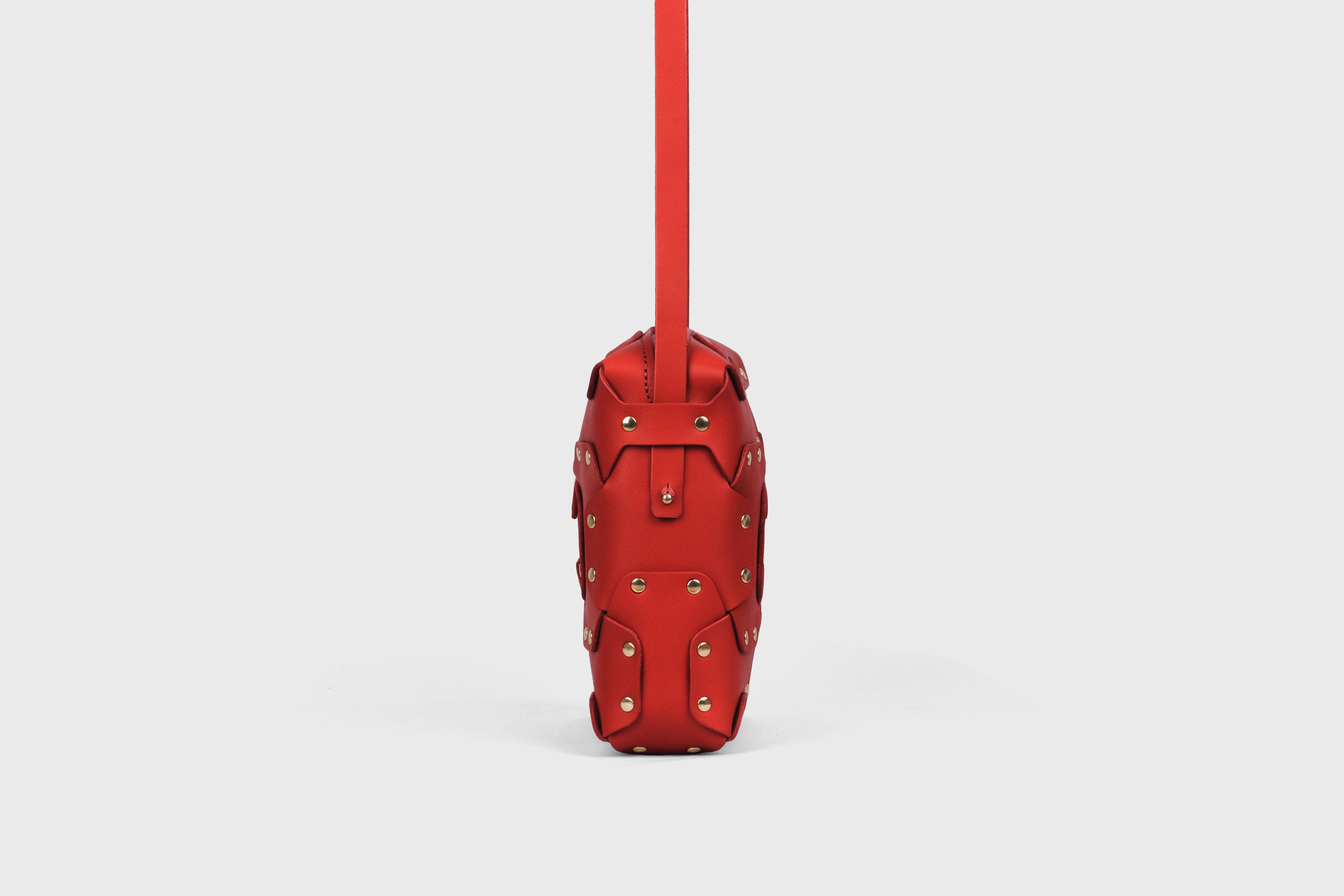 Double Rivet Bag Squared, Red Colour, Vegetable-Tanned Leather, Modern Minimal Design. Premium Quality, Atelier Madre, Manuel-Dreesmann, Barcelona