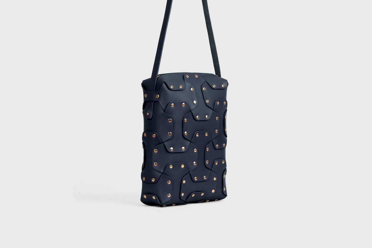 Double Rivet Bag Tall Marine Blue Colour Leather Vegetable Tanned Modern Minimal Design Premium Quality Atelier Madre Manuel Dreesmann Barcelona Spain 3