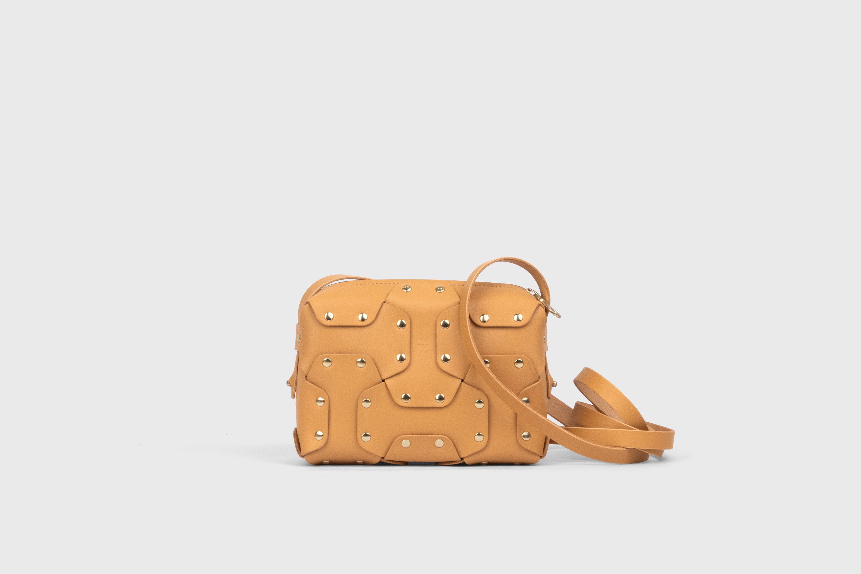 Double Rivet Bag, Brown Color,  Leather Full Grain Vegetable Tanned Leather Modern Minimalist Design Premium Quality Full Brass Clutch Crossbody Shoulder Bag from Atelier Madre, Manuel Dreesmann Barcelona Spain