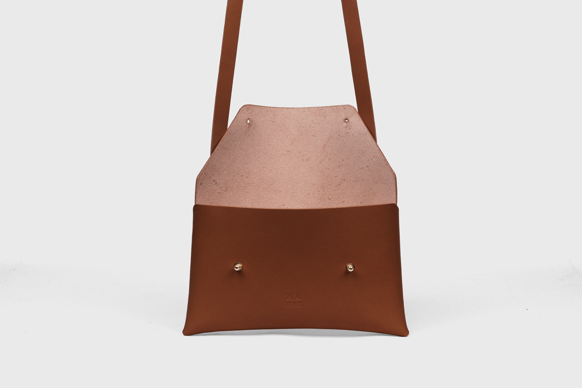 Envelope Bag Dark Brown Color Leather Atelier Madre Manuel Dreesmann Barcelona Spain 2