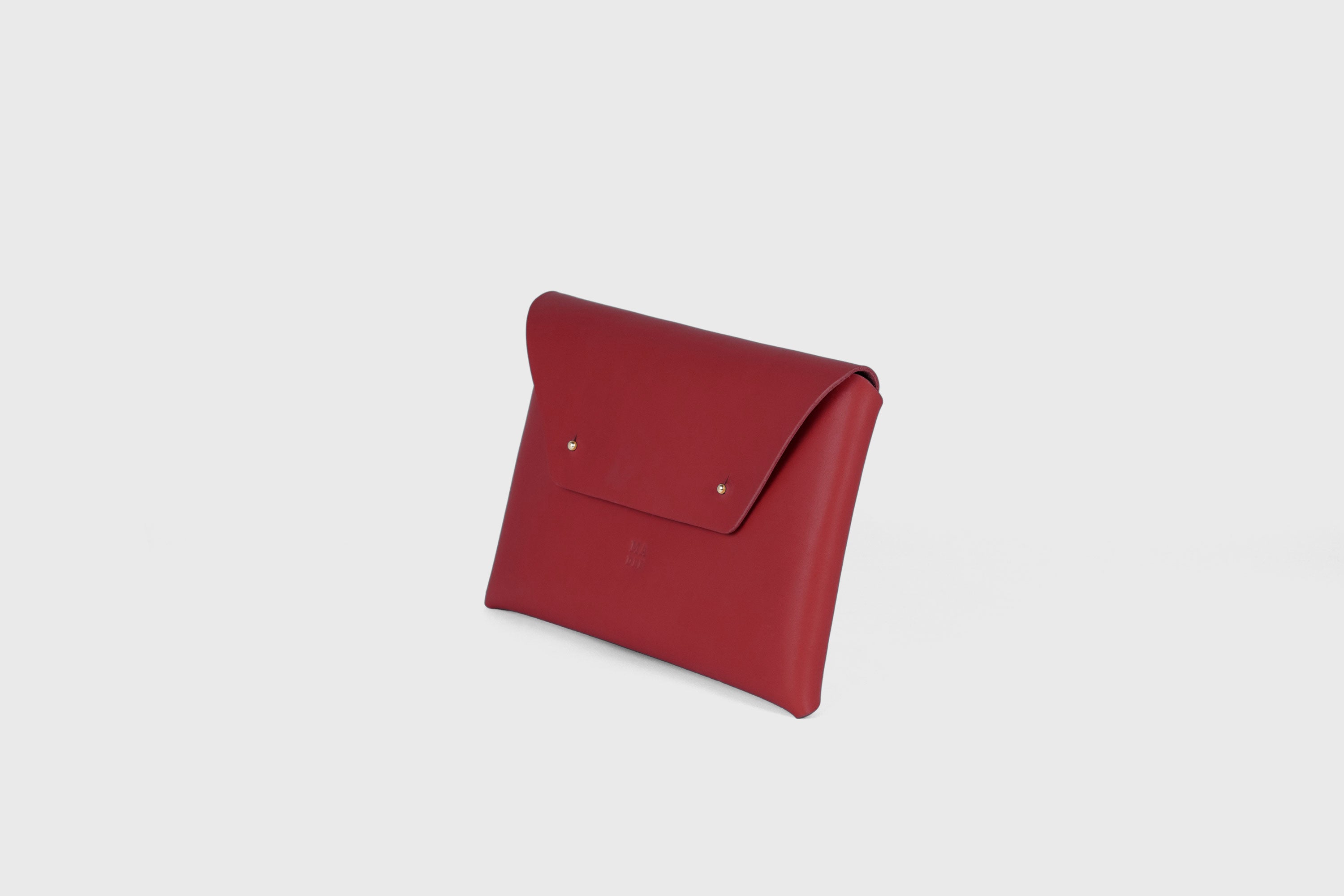 Envelope Clutch Premium Leather Red Color Handmade Minimalist Design Atelier Madre Manuel Dreesmann Barcelona Spain