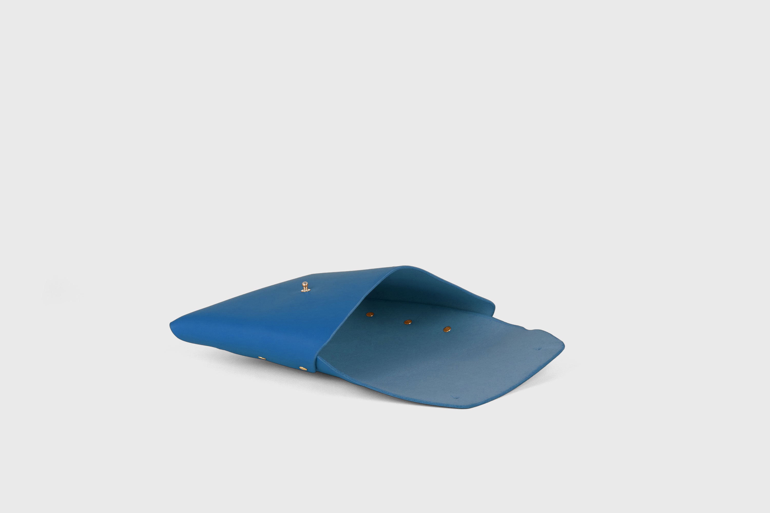 Envelope Clutch Premium Leather Royal Blue Color Handmade Minimalist Design Atelier Madre Manuel Dreesmann Barcelona Spain