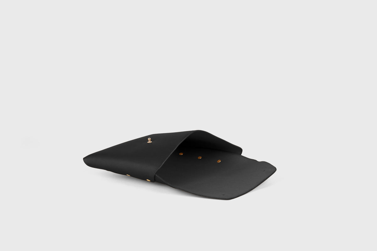 Envelope Clutch Medium Black Leather Atelier Madre Manuel Dreesmann 14