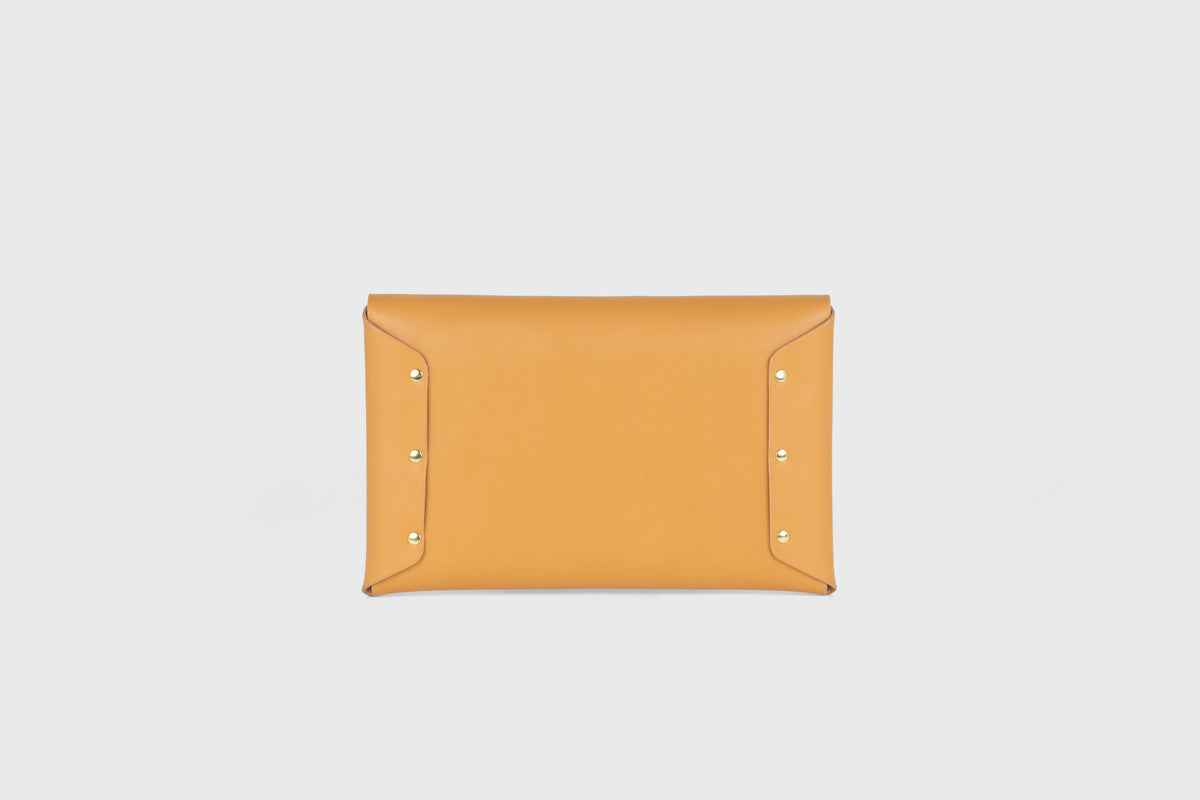 Envelope Clutch Medium Brown Leather Atelier Madre Manuel Dreesmann 13