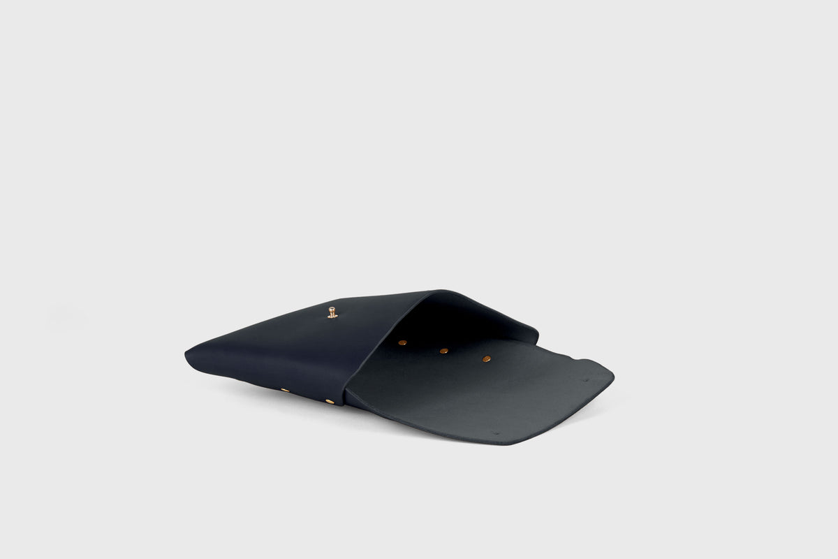 Envelope Clutch Medium Marine Blue Leather Atelier Madre Manuel Dreesmann 14