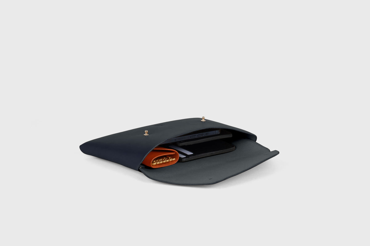 Envelope Clutch Medium Marine Blue Leather Atelier Madre Manuel Dreesmann 15