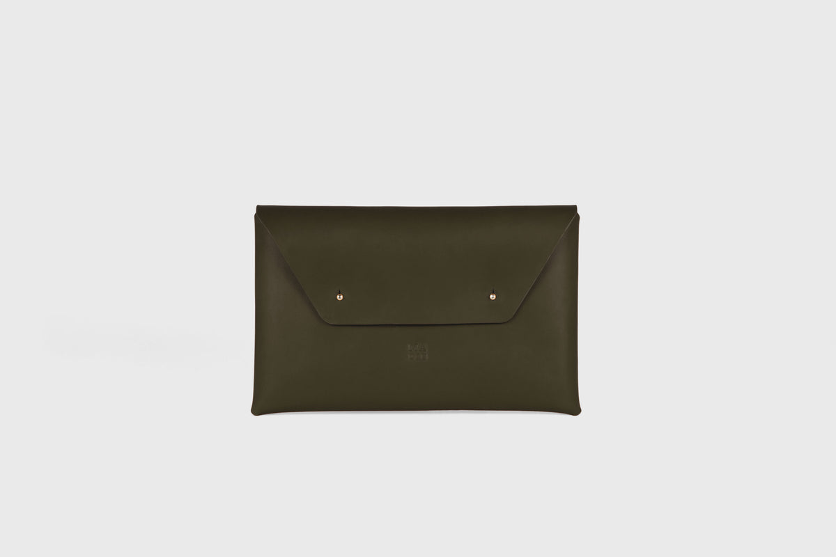 Envelope Clutch Medium Olive Green Leather Atelier Madre Manuel Dreesmann 11