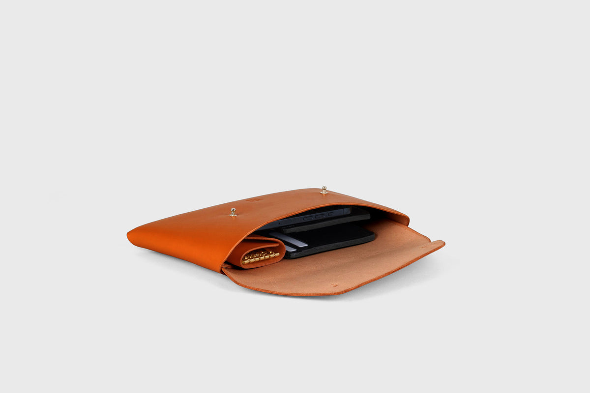Envelope Clutch Medium Orange Leather Atelier Madre Manuel Dreesmann 15