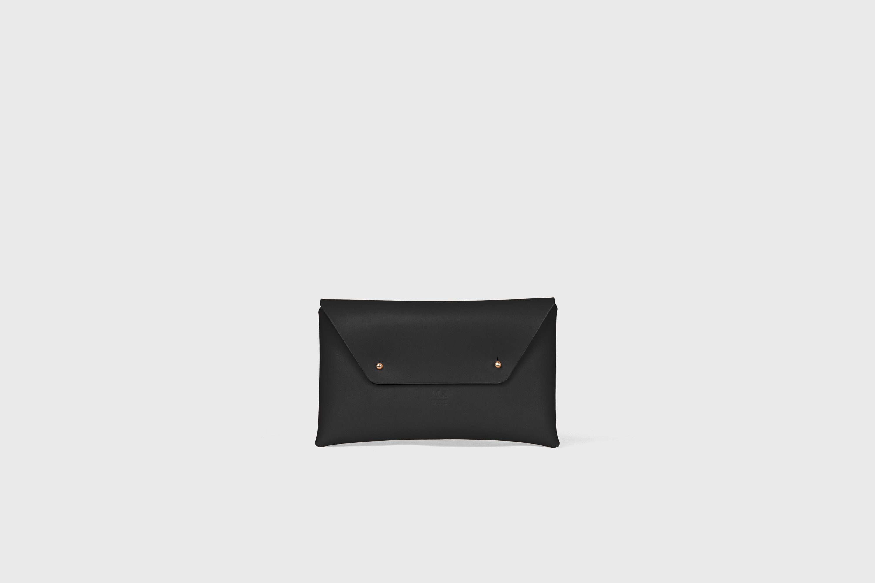 Envelope Clutch Small In Black Color Vegetable Tanned Leather Minimalistic Design Atelier Madre Manuel Dreesmann Barcelona Spain