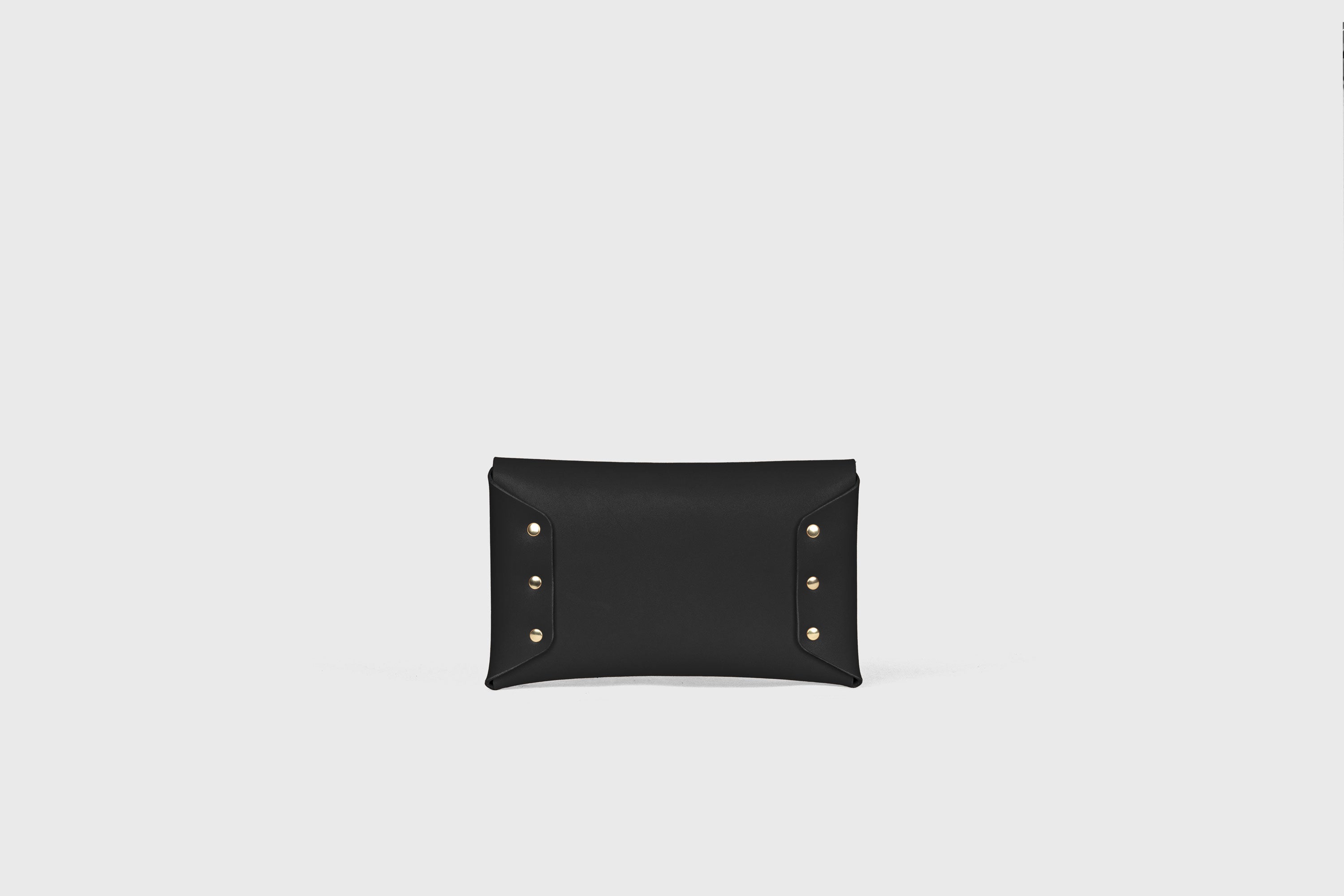 Envelope Clutch Small In Black Color Vegetable Tanned Leather Minimalistic Design Atelier Madre Manuel Dreesmann Barcelona Spain