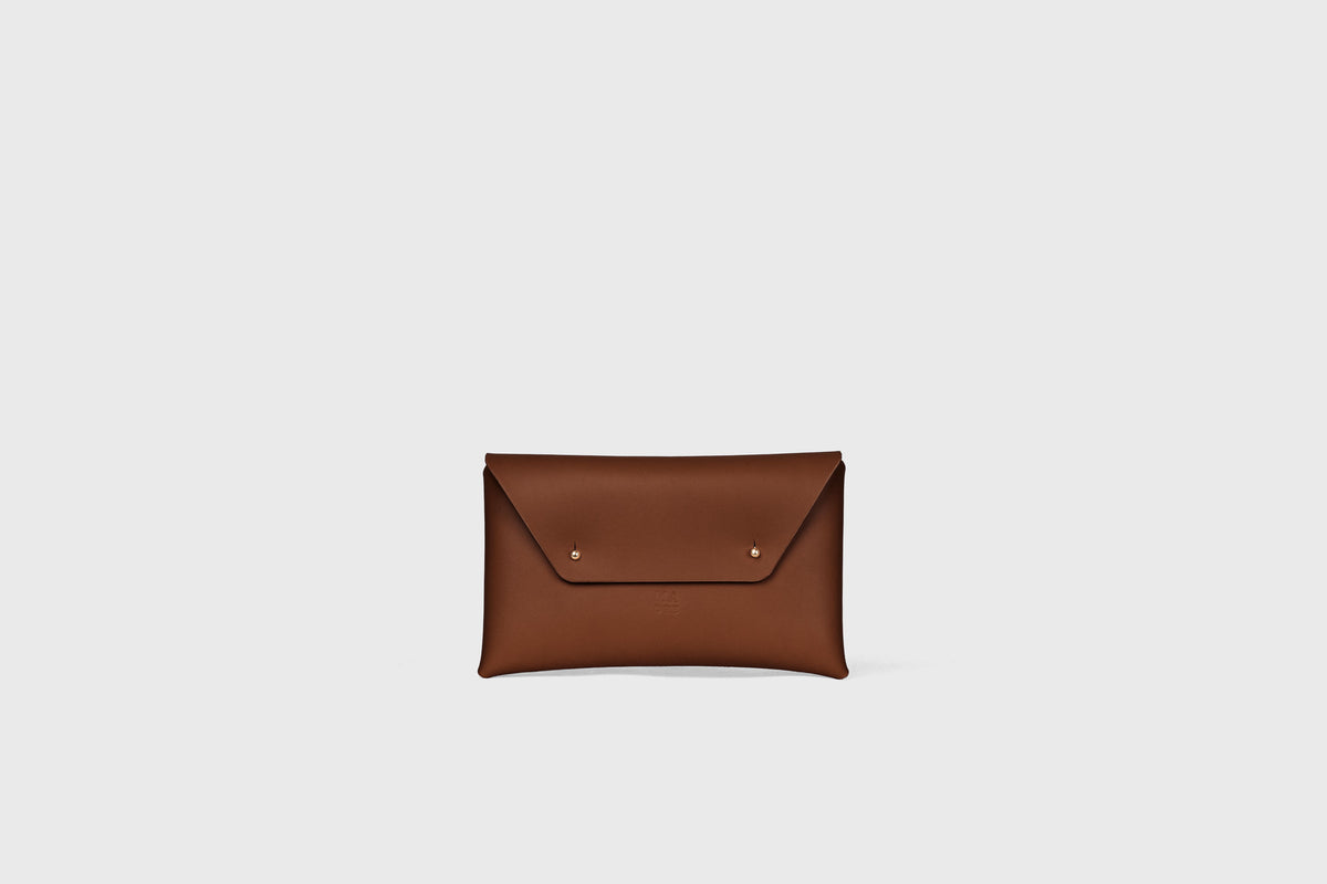 Envelope Clutch Small Dark Brown Leather Atelier Madre Manuel Dreesmann 11