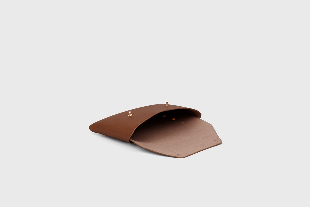 Envelope Clutch Small Dark Brown Leather Atelier Madre Manuel Dreesmann 14