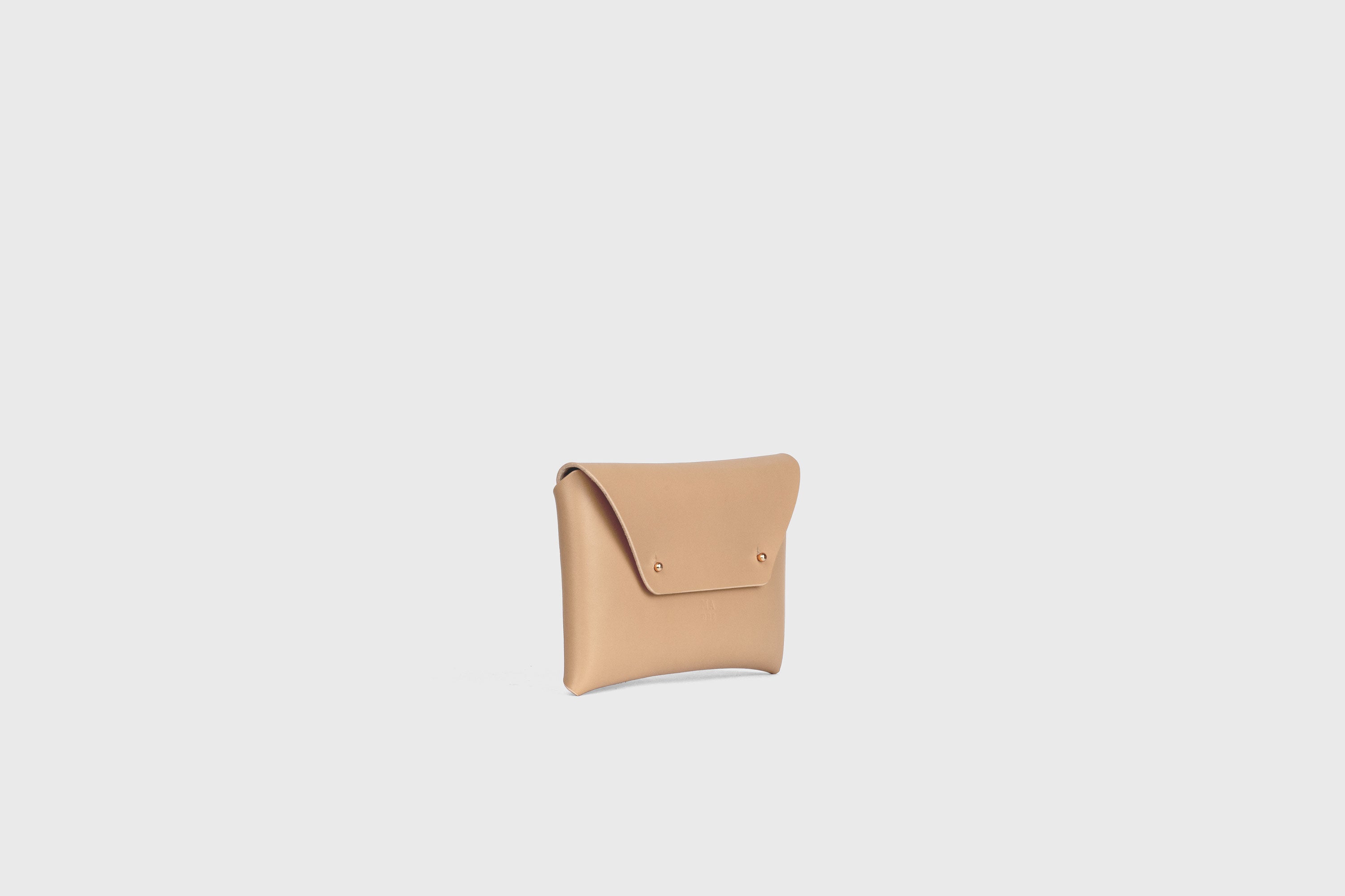 Envelope Clutch Small In Natural Color Vegetable Tanned Leather Minimalistic Design Atelier Madre Manuel Dreesmann Barcelona Spain