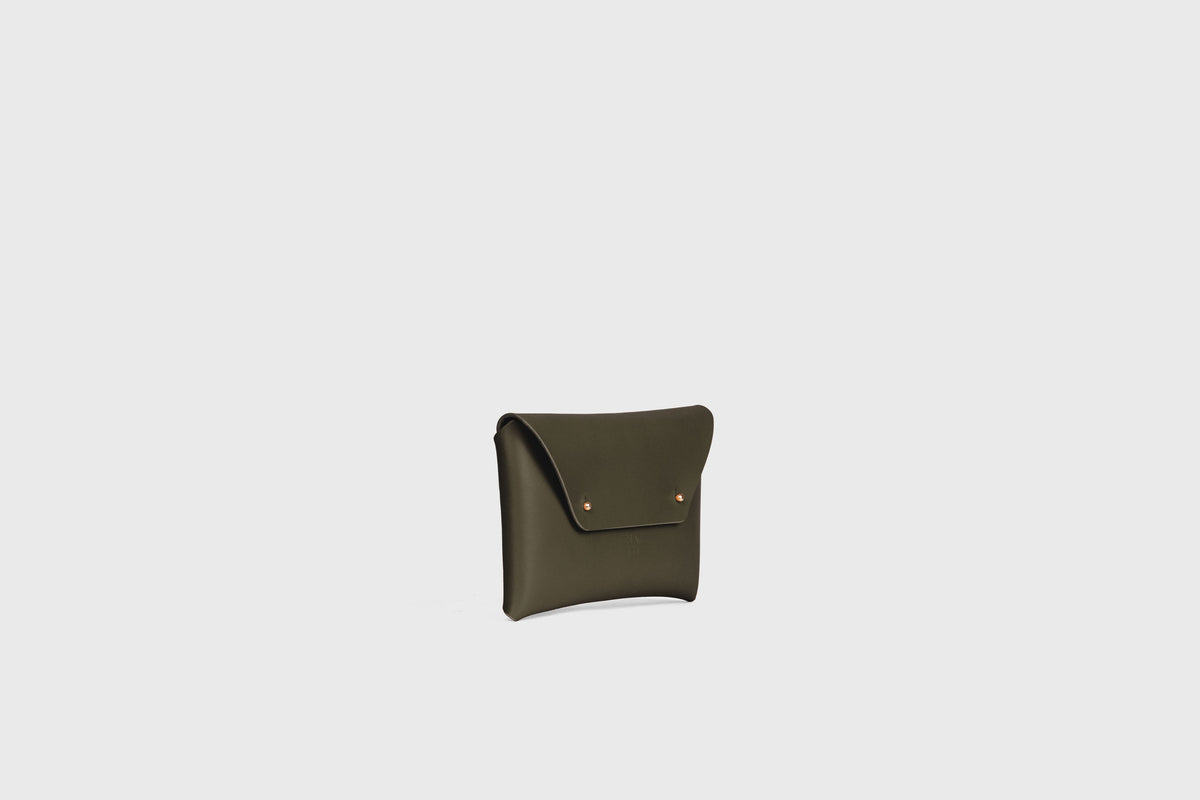 Envelope Clutch Small Olive Green Leather Atelier Madre Manuel Dreesmann 13