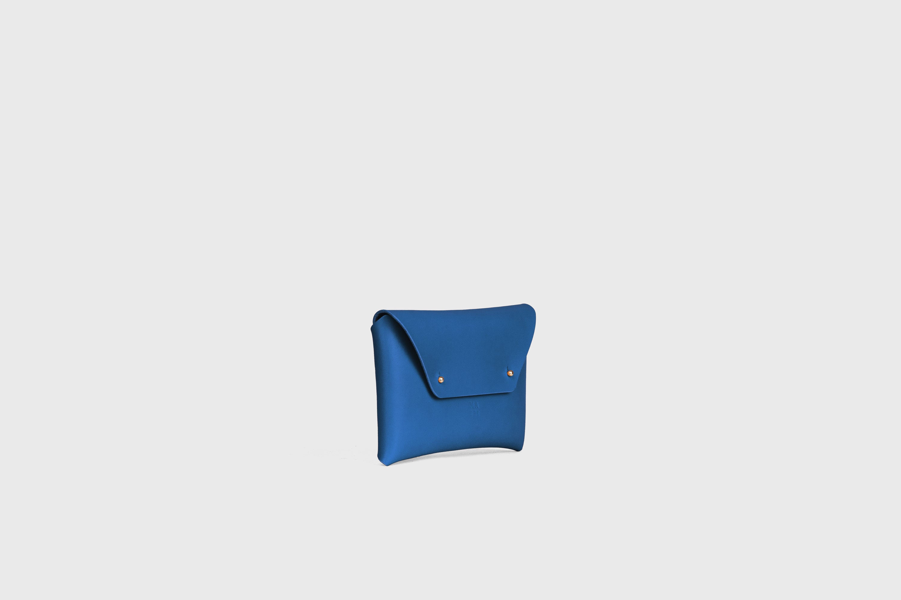 Envelope Clutch Small In Royal Blue Color Vegetable Tanned Leather Minimalistic Design Atelier Madre Manuel Dreesmann Barcelona Spain