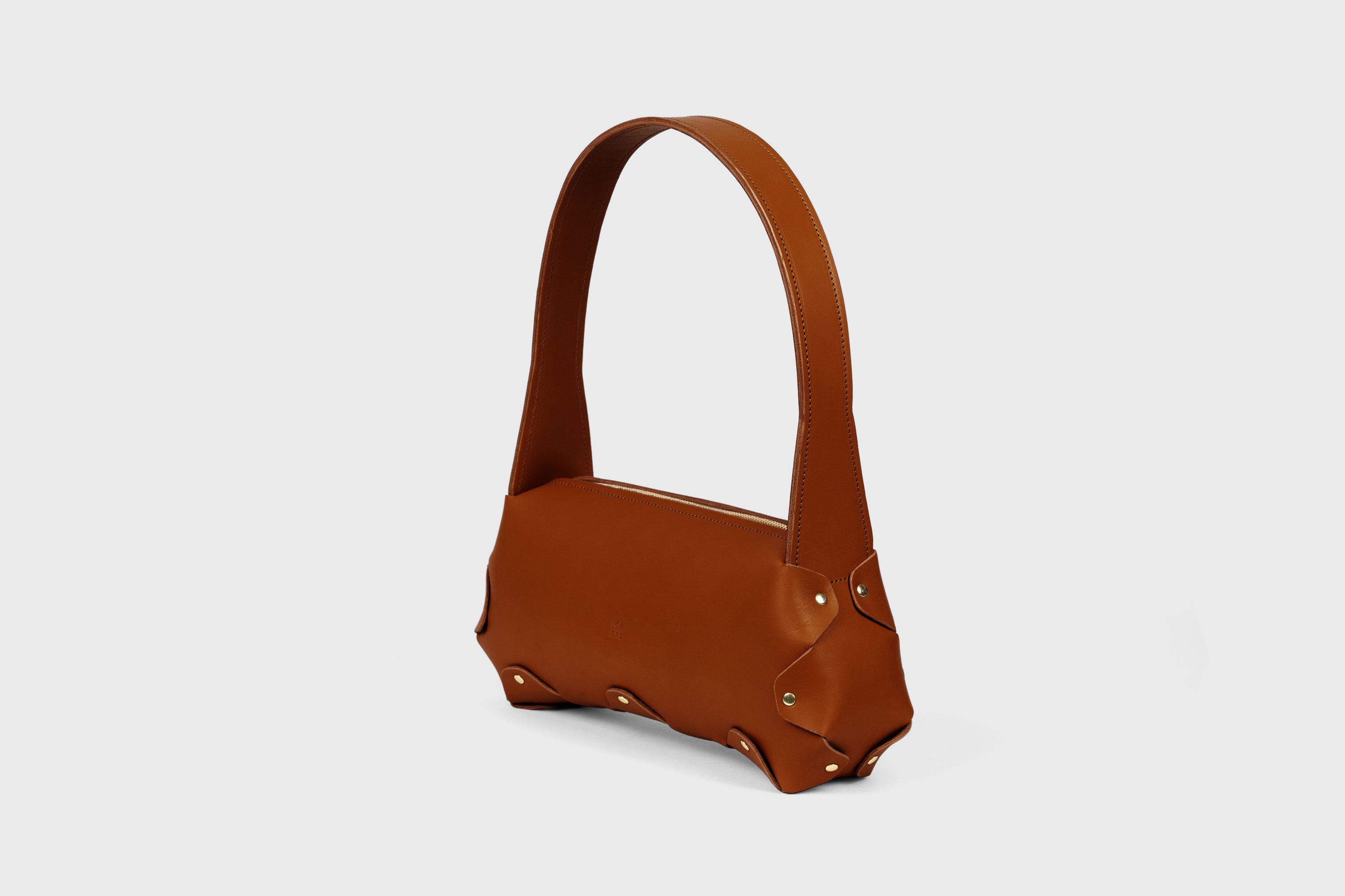 Fiona Bag In Dark Brown Color In Full Grain Vegetable Tanned Leather Minimalistic Design Shoulder Bag Atelier Madre Manuel Dreesmann Barcelona Spain
