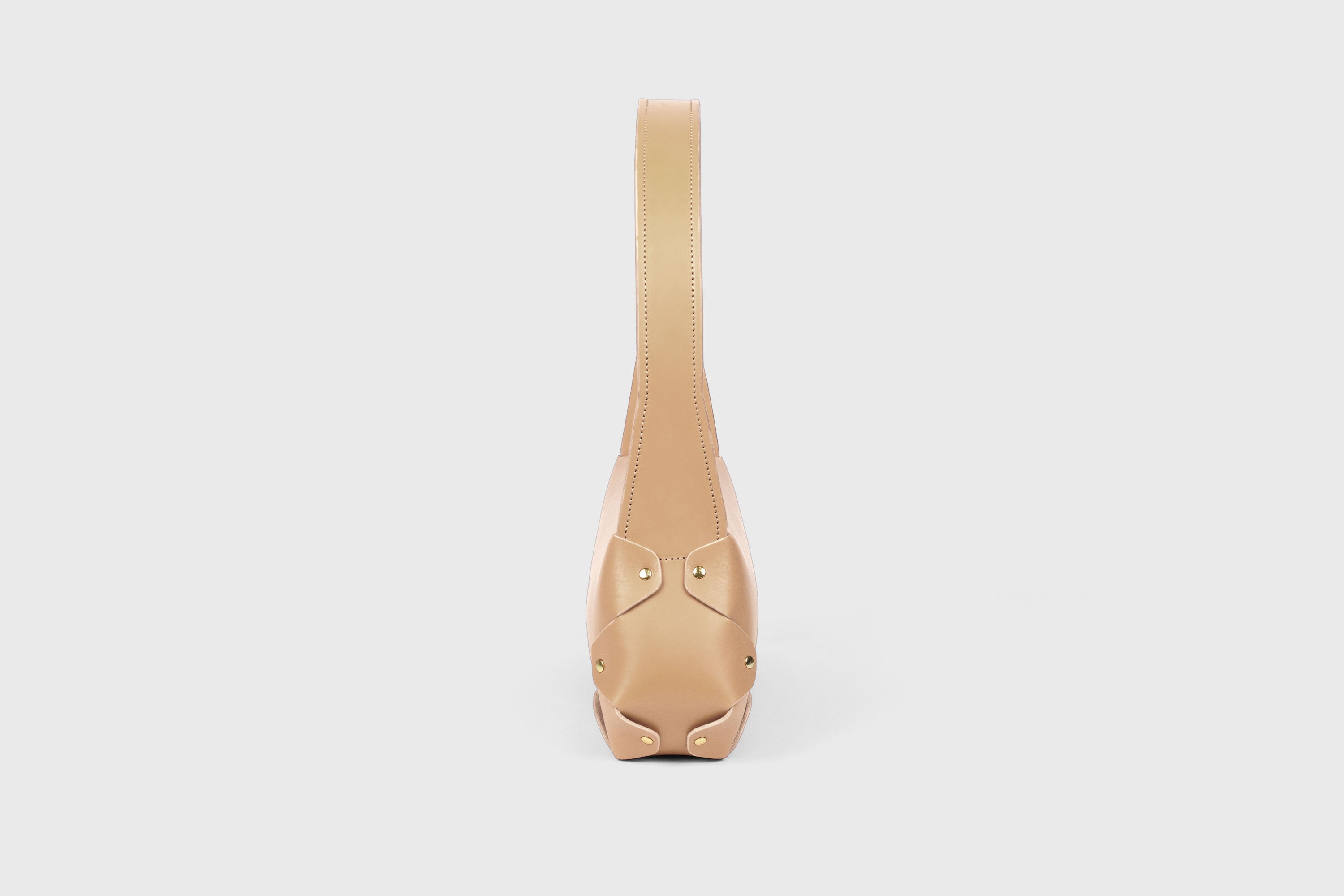 Fiona Bag In Natural Color In Full Grain Vegetable Tanned Leather Minimalistic Design Shoulder Bag Atelier Madre Manuel Dreesmann Barcelona Spain