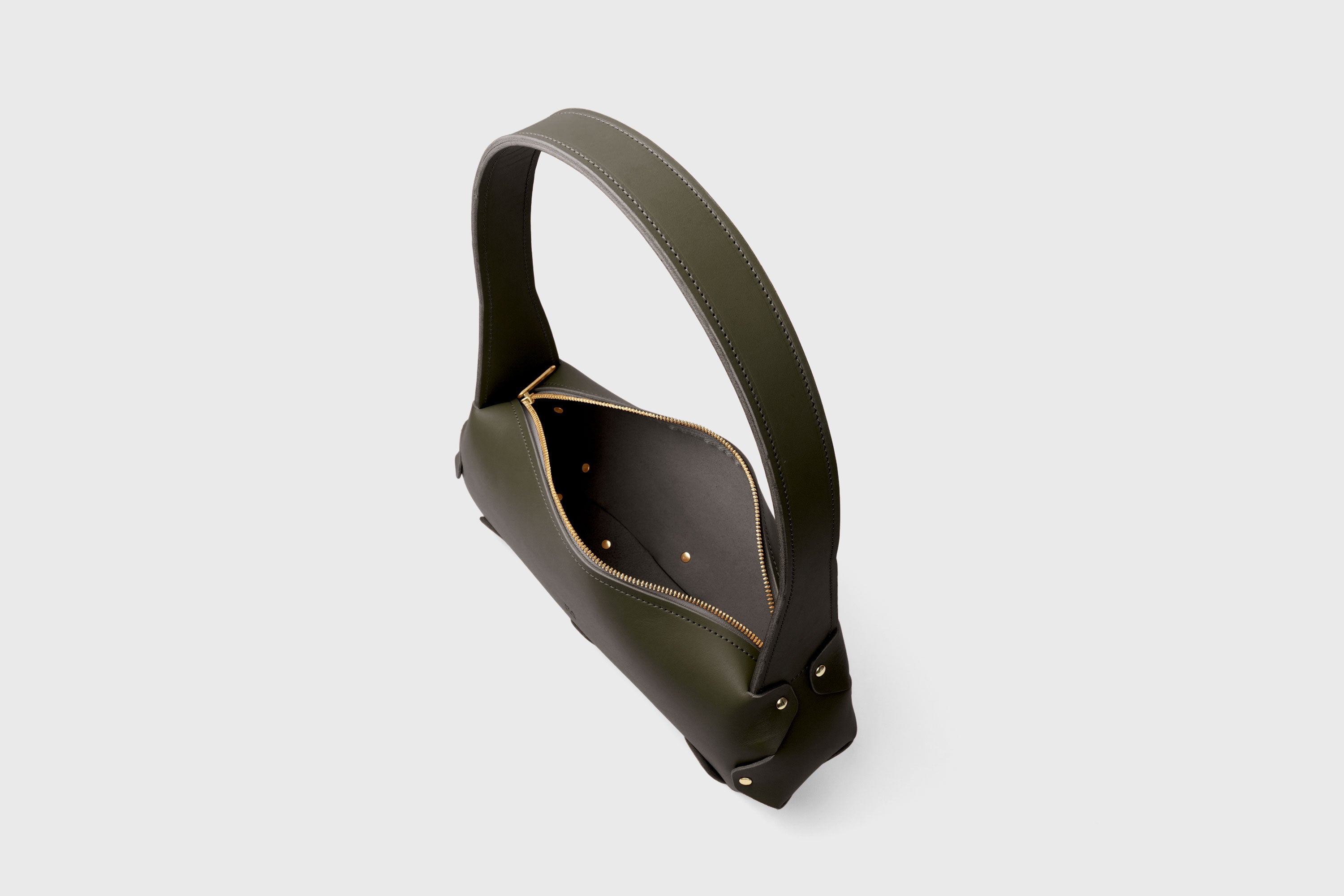 Fiona Bag In Olive Green Color In Full Grain Vegetable Tanned Leather Minimalistic Design Shoulder Bag Atelier Madre Manuel Dreesmann Barcelona Spain
