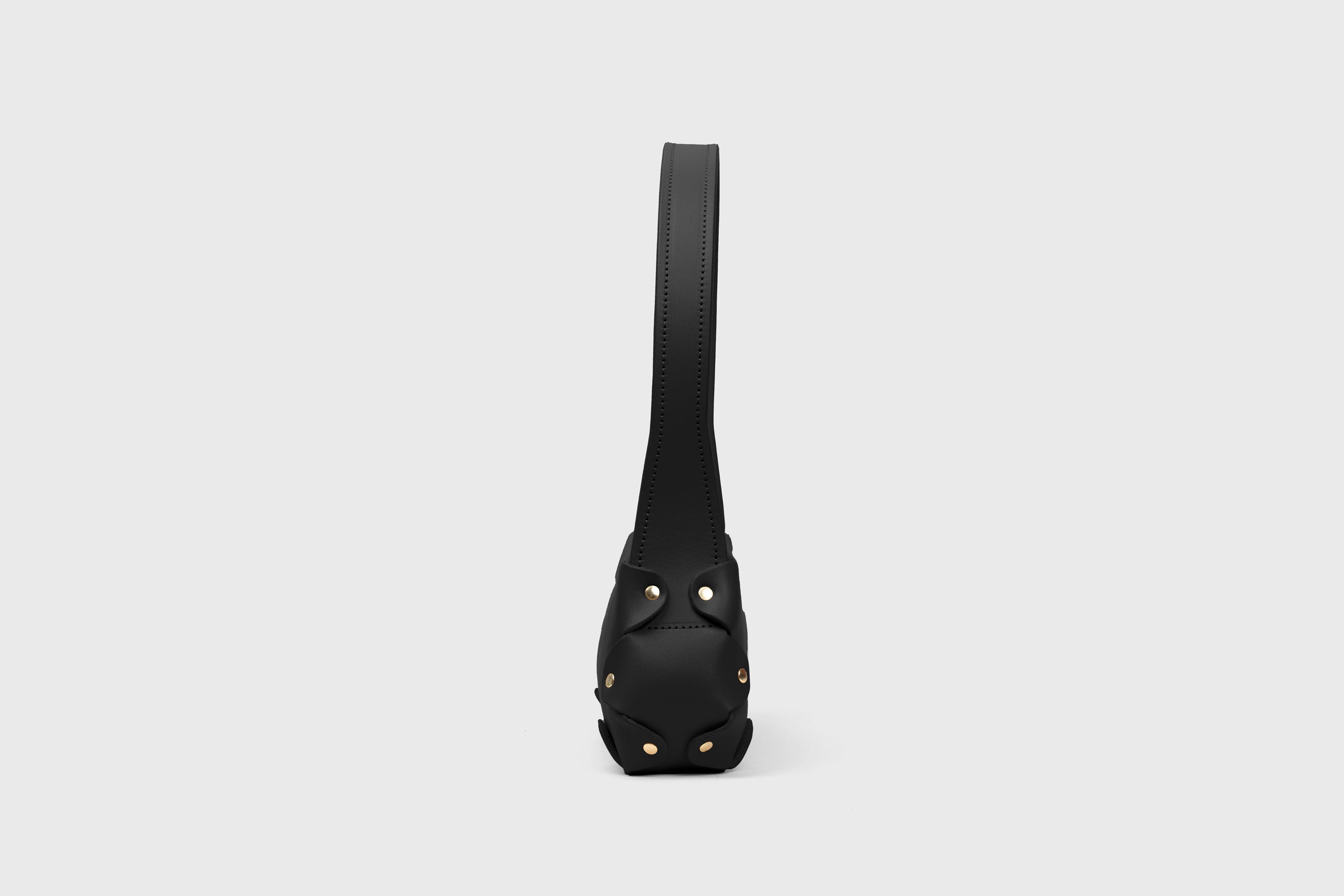 Fiona Bag Small Black Color Leather Zipper Shoulder Bag Minimalist Modern Design Premium Quality Atelier Madre Manuel Dreesmann Barcelona