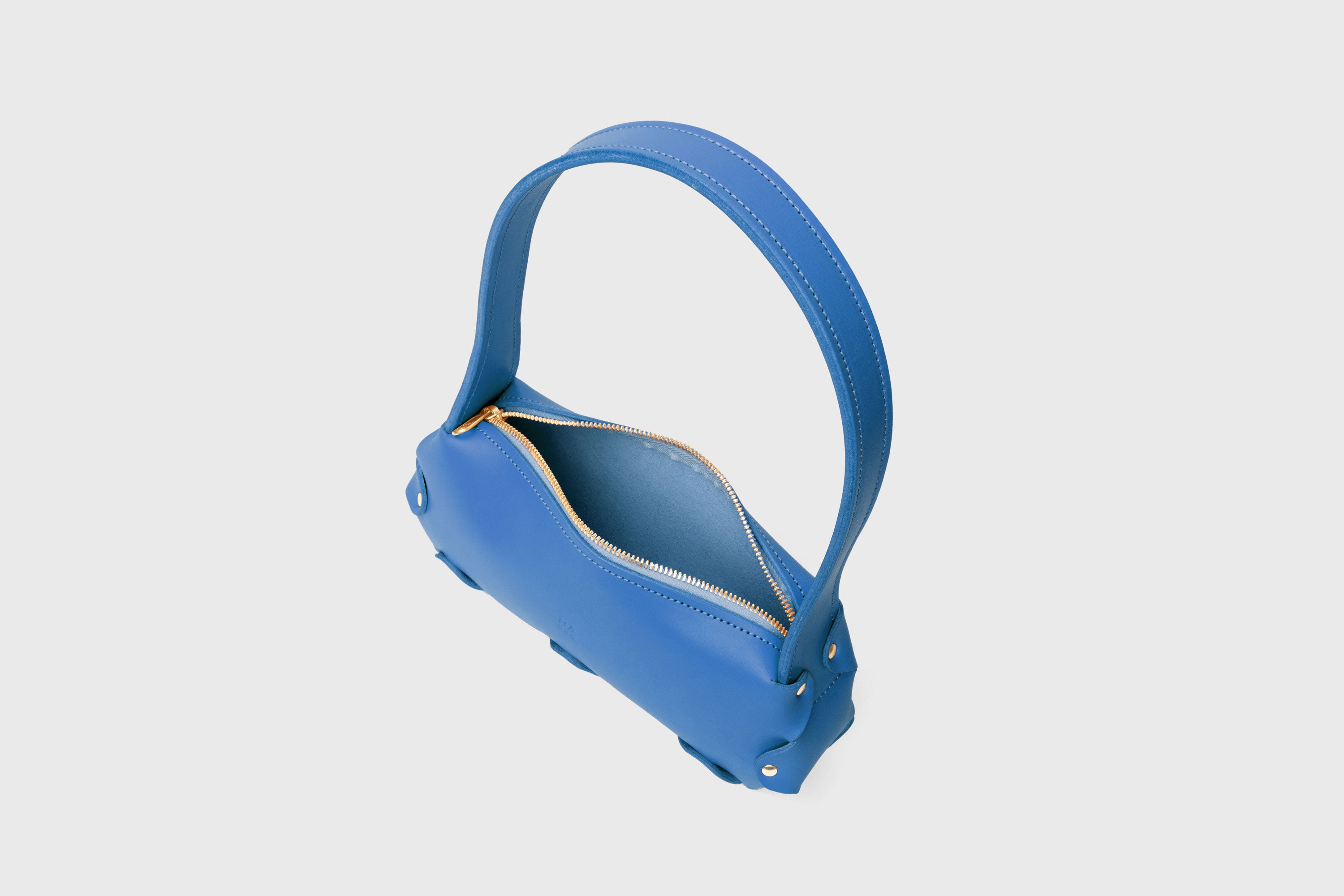 Fiona Bag Small Royal Blue Color Leather Zipper Shoulder Bag Minimalist Modern Design Premium Quality Atelier Madre Manuel Dreesmann Barcelona