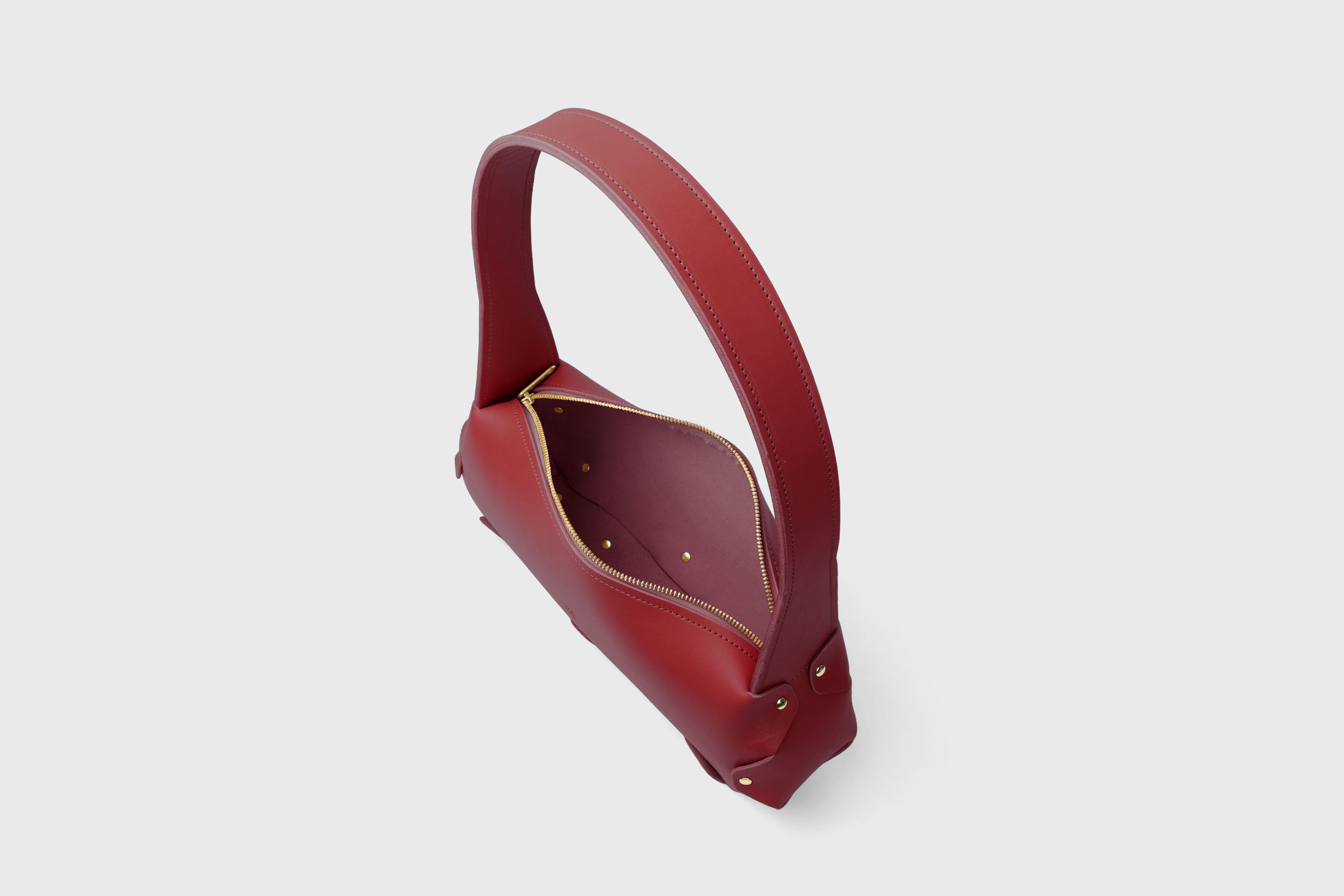 Fiona Leather Red Color Premium Quality Minimalist Design Atelier Madre Manuel Dreesmann Barcelona Spain