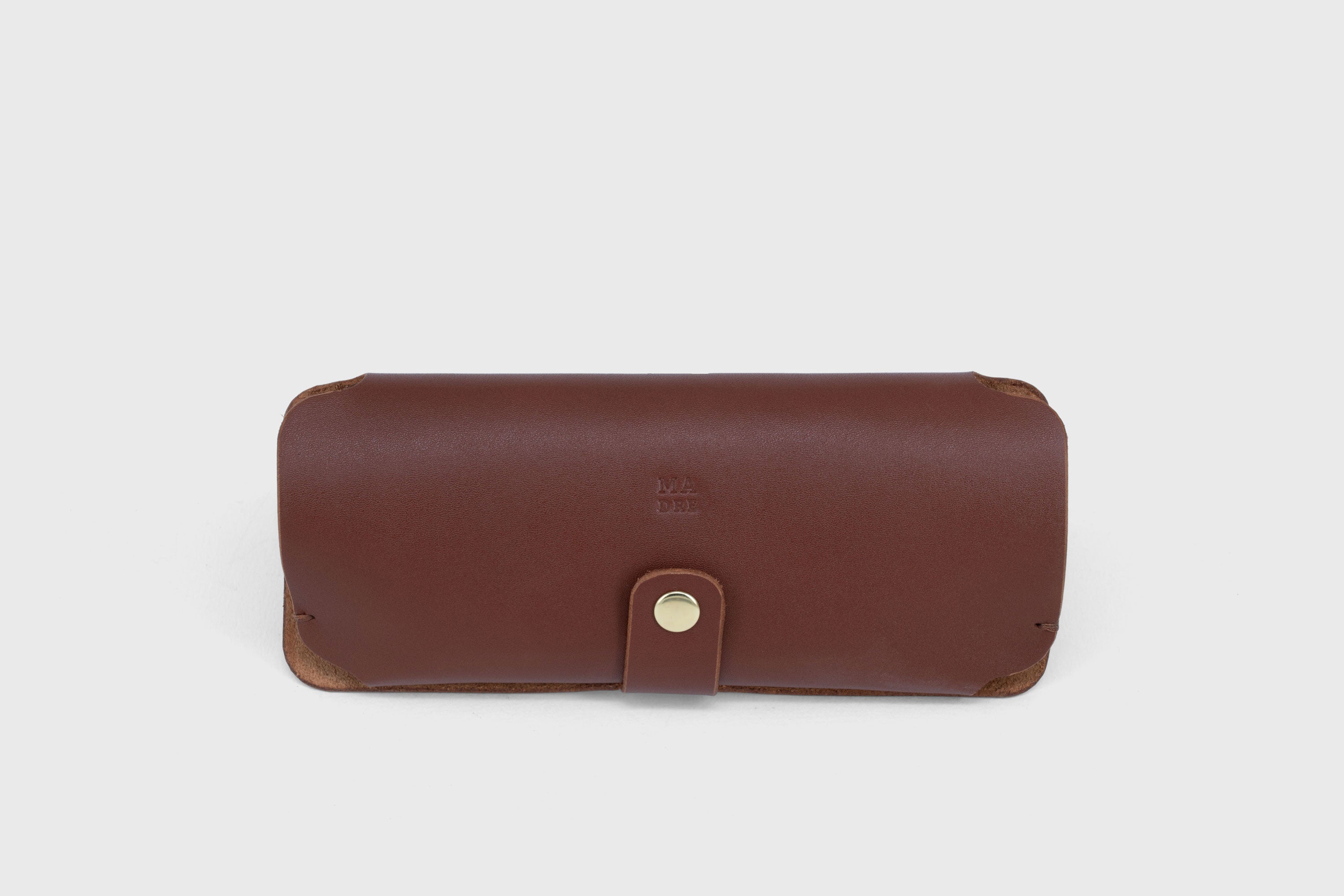Glasses and Sunglasses Case Sleeve Dark Brown Color Leather Minimalistic Design Premium Quality Vegetable Tanned Leather Atelier Madre Manuel Dreesmann Barcelona Spain