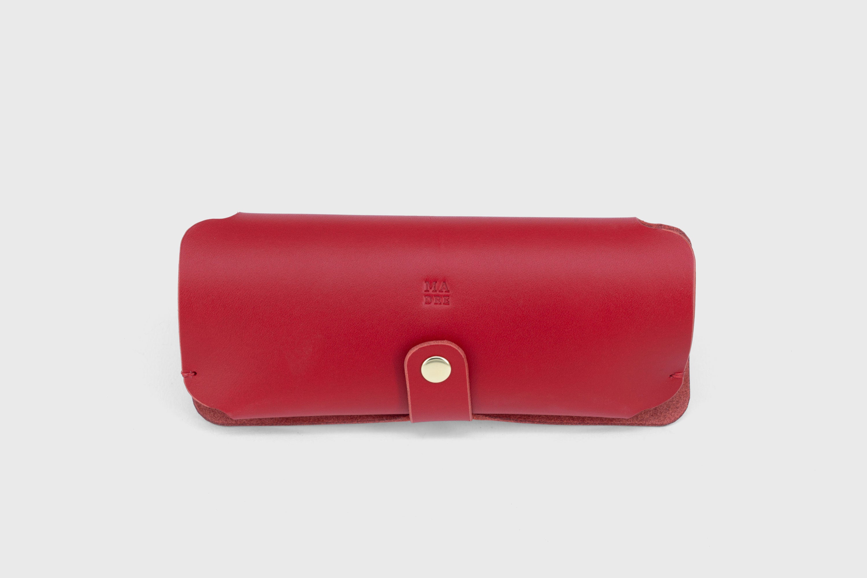 Glasses and Sunglasses Case Sleeve Red Color Leather Minimalistic Design Premium Quality Vegetable Tanned Leather Atelier Madre Manuel Dreesmann Barcelona Spain