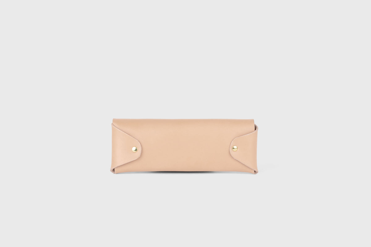 Glasses Case Natural Colour Leather Vegetable Tanned Modern Minimal Design Premium Quality Atelier Madre Manuel Dreesmann Barcelona 2
