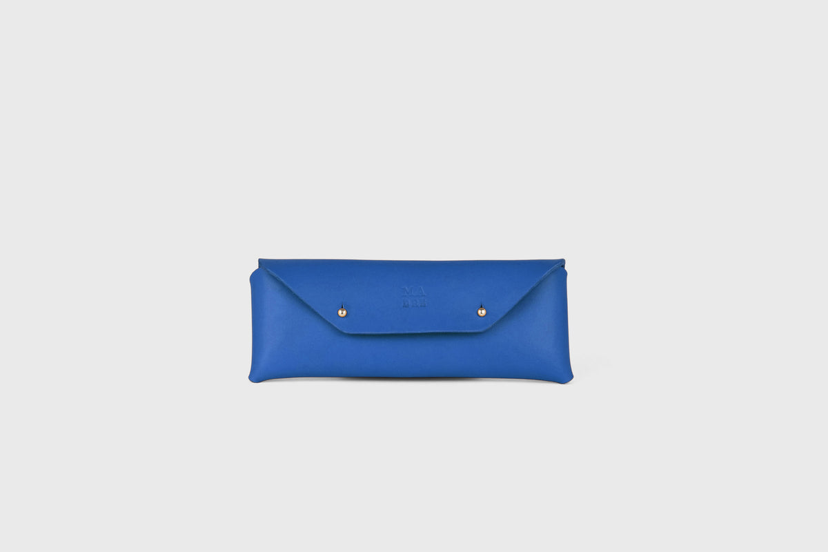 Glasses Case Royal Blue Colour Leather Vegetable Tanned Modern Minimal Design Premium Quality Atelier Madre Manuel Dreesmann Barcelona 1