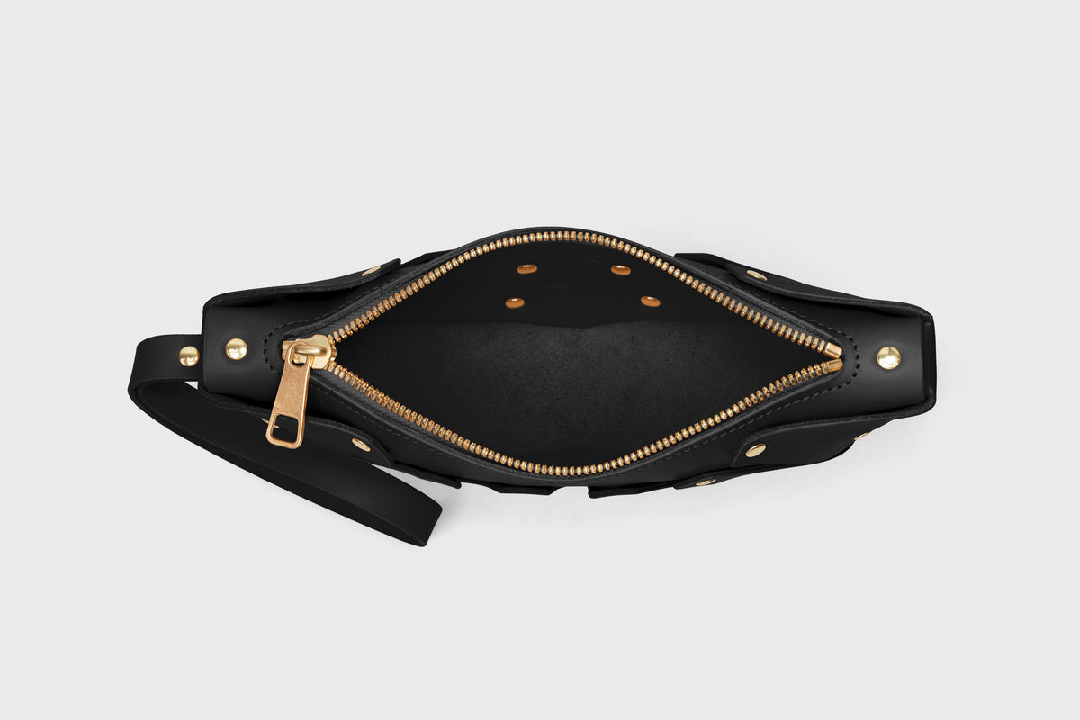 Juno Black Colour Leather Vegetable Tanned Modern Minimal Design Premium Quality Atelier Madre Manuel Dreesmann Barcelona 5