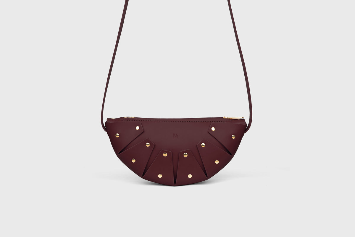 Juno Burgundy Colour Leather Vegetable Tanned Modern Minimal Design Premium Quality Atelier Madre Manuel Dreesmann Barcelona 3
