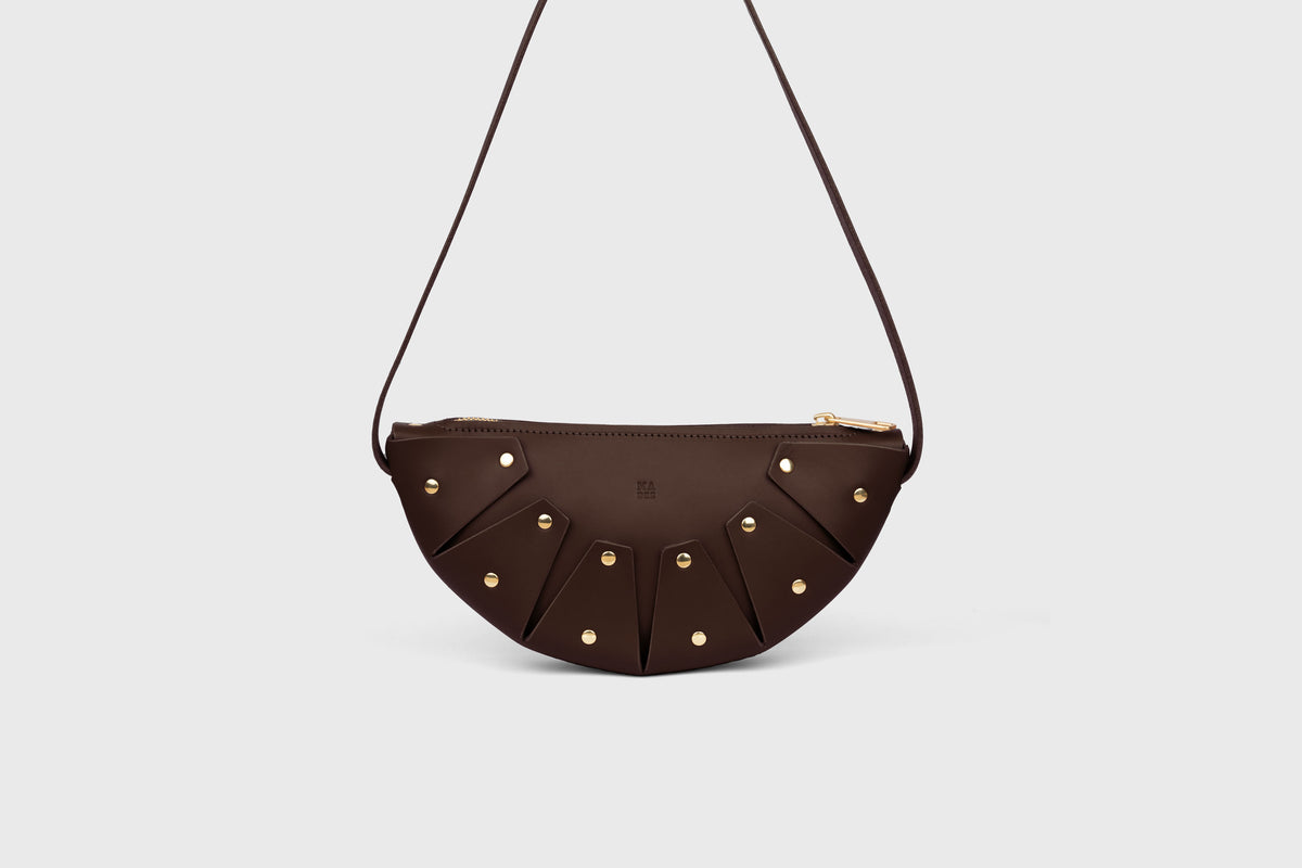 Juno Chocolate Brown Colour Leather Vegetable Tanned Modern Minimal Design Premium Quality Atelier Madre Manuel Dreesmann Barcelona 2